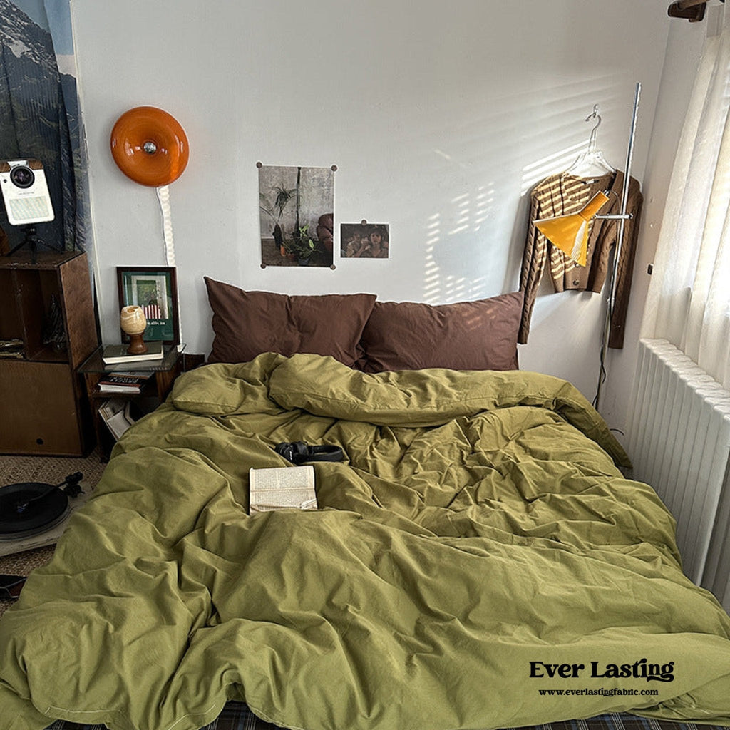 Dark Plaid Goblin Bedding Set