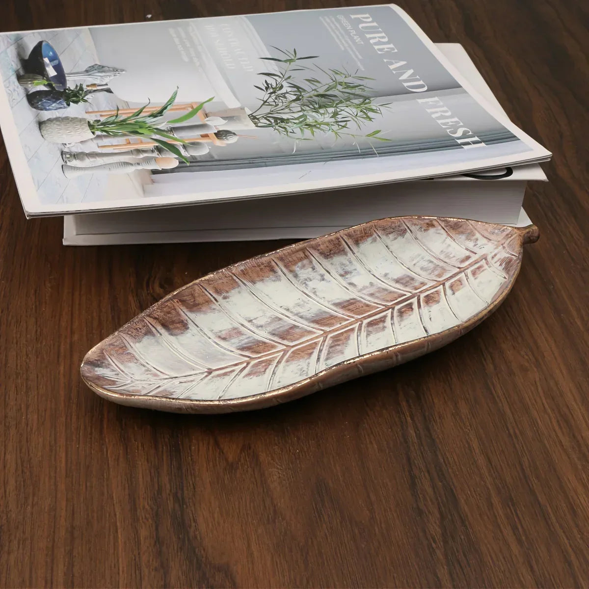[Decorative Item] Decorative Item For Living Room Or Bedroom, Featuring A Single Leaf Design