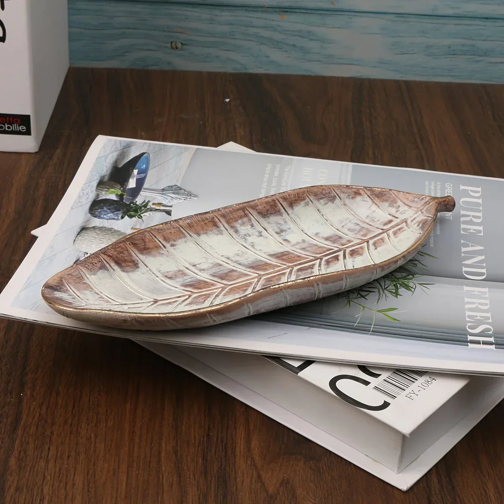 [Decorative Item] Decorative Item For Living Room Or Bedroom, Featuring A Single Leaf Design