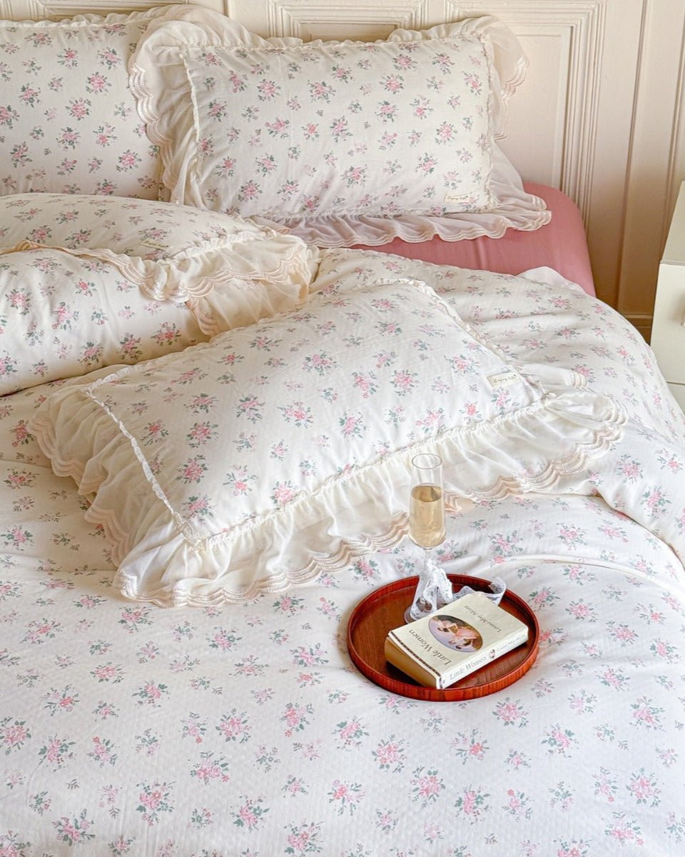 Delicate Floral Lace Ruffled Bedding Set / Purple Ever Lasting