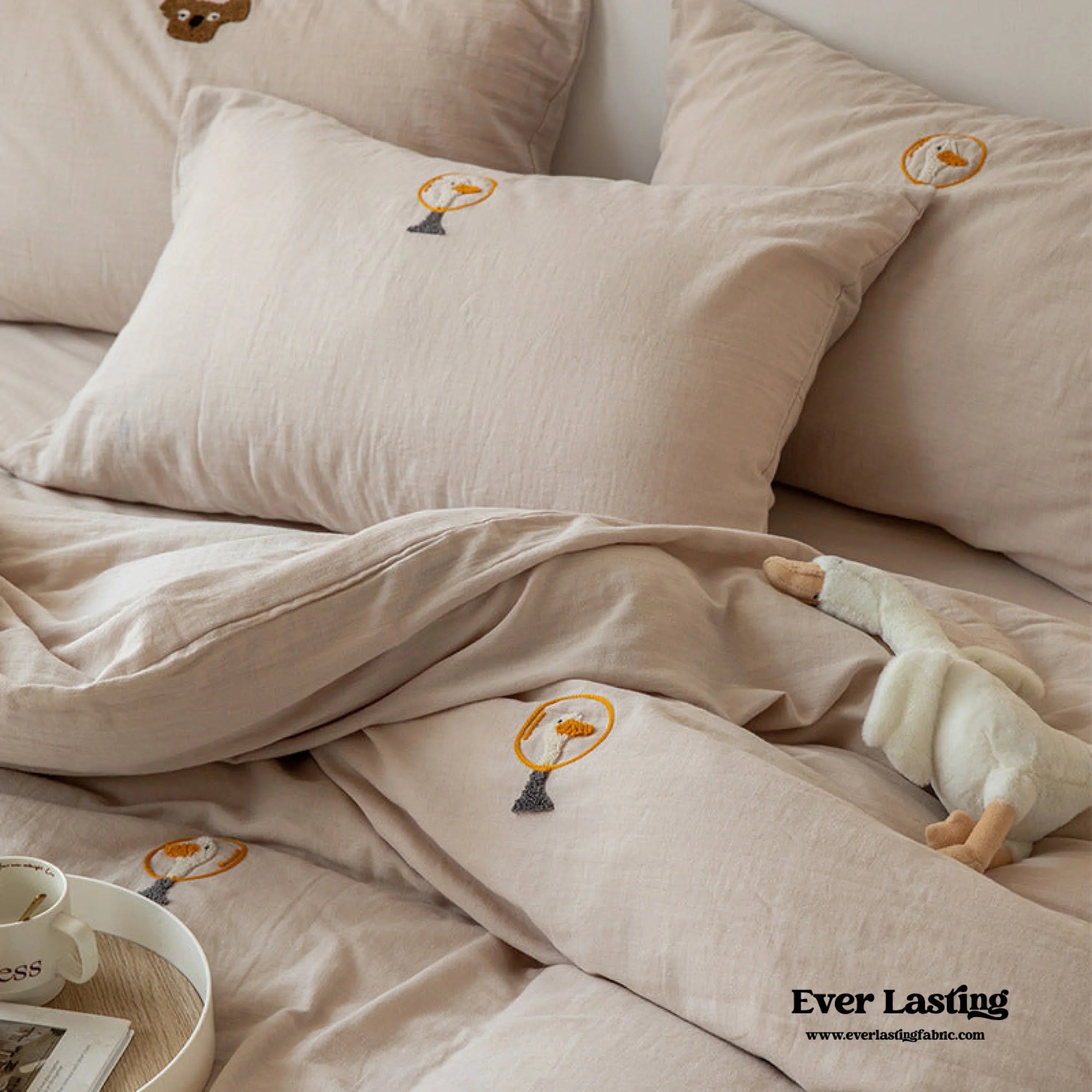 Double Layered Embroidered White Bedding Set / Broccoli Ever Lasting