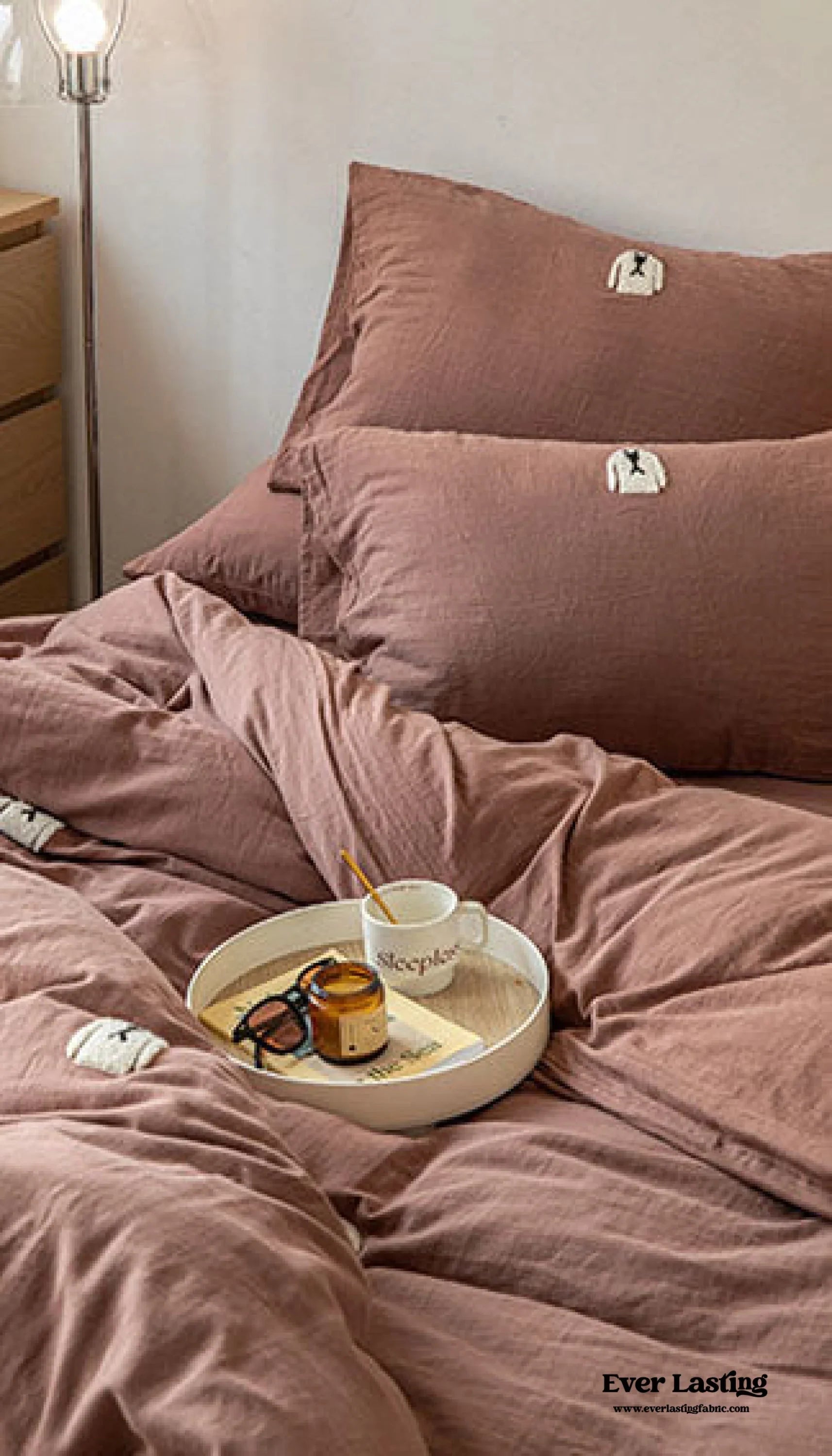 Double Layered Embroidered White Bedding Set / Broccoli Ever Lasting