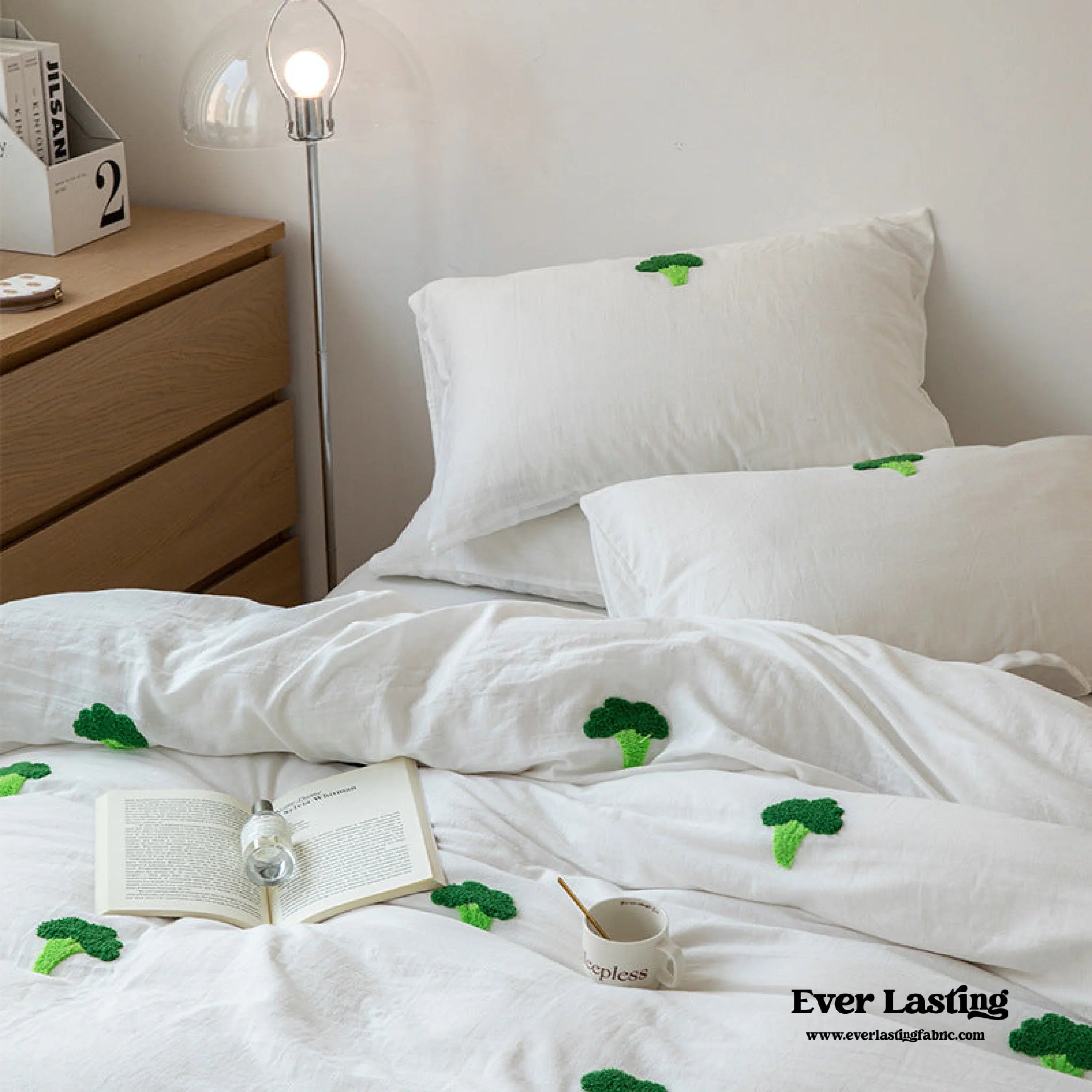 Double Layered Embroidered White Bedding Set / Broccoli Ever Lasting