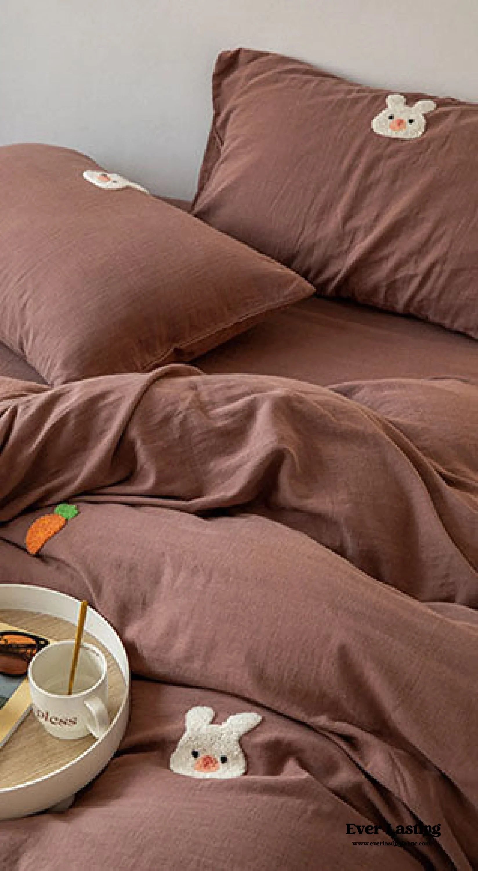 Double Layered Embroidered White Bedding Set / Broccoli Ever Lasting