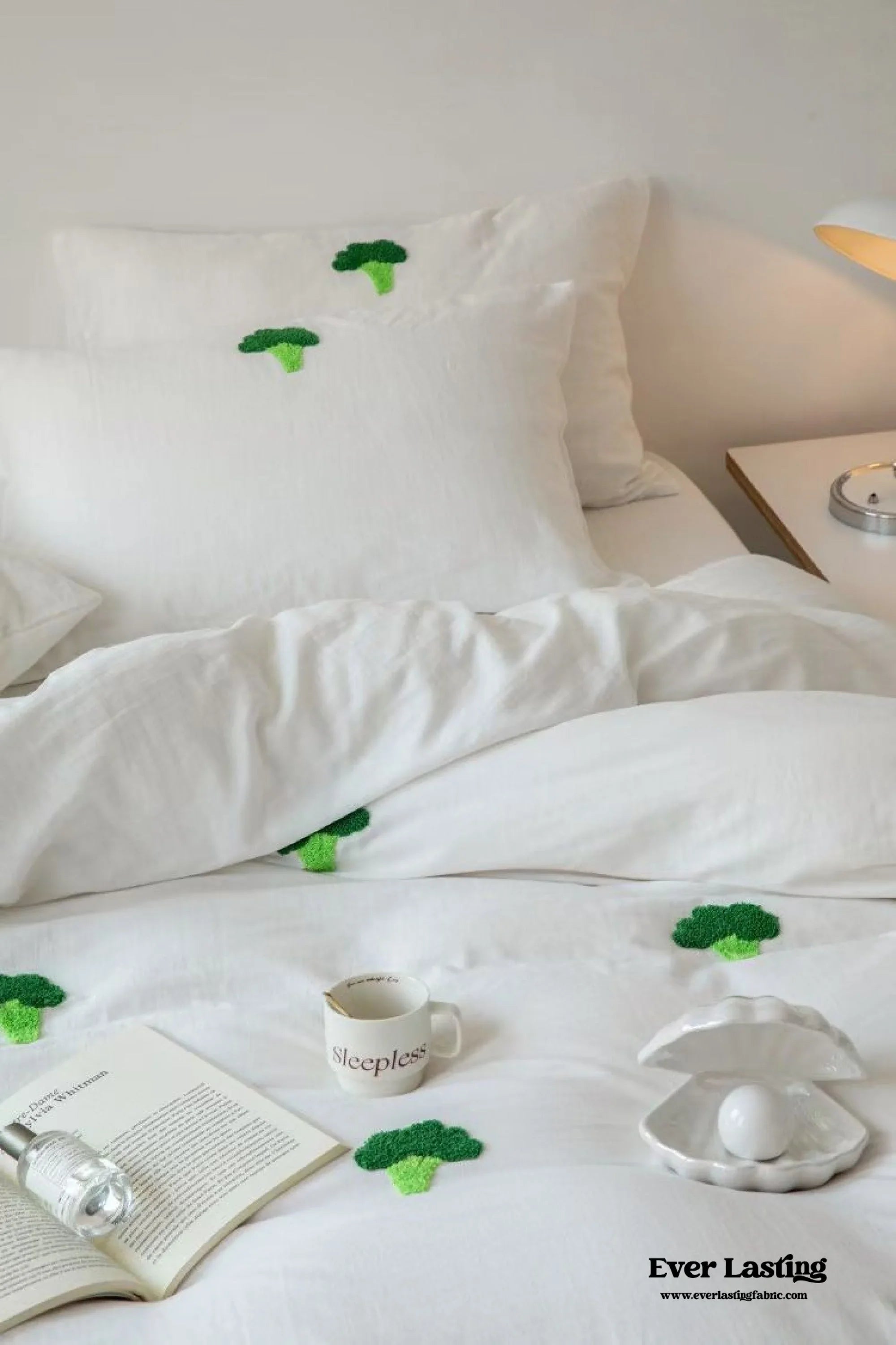 Double Layered Embroidered White Bedding Set / Broccoli Ever Lasting