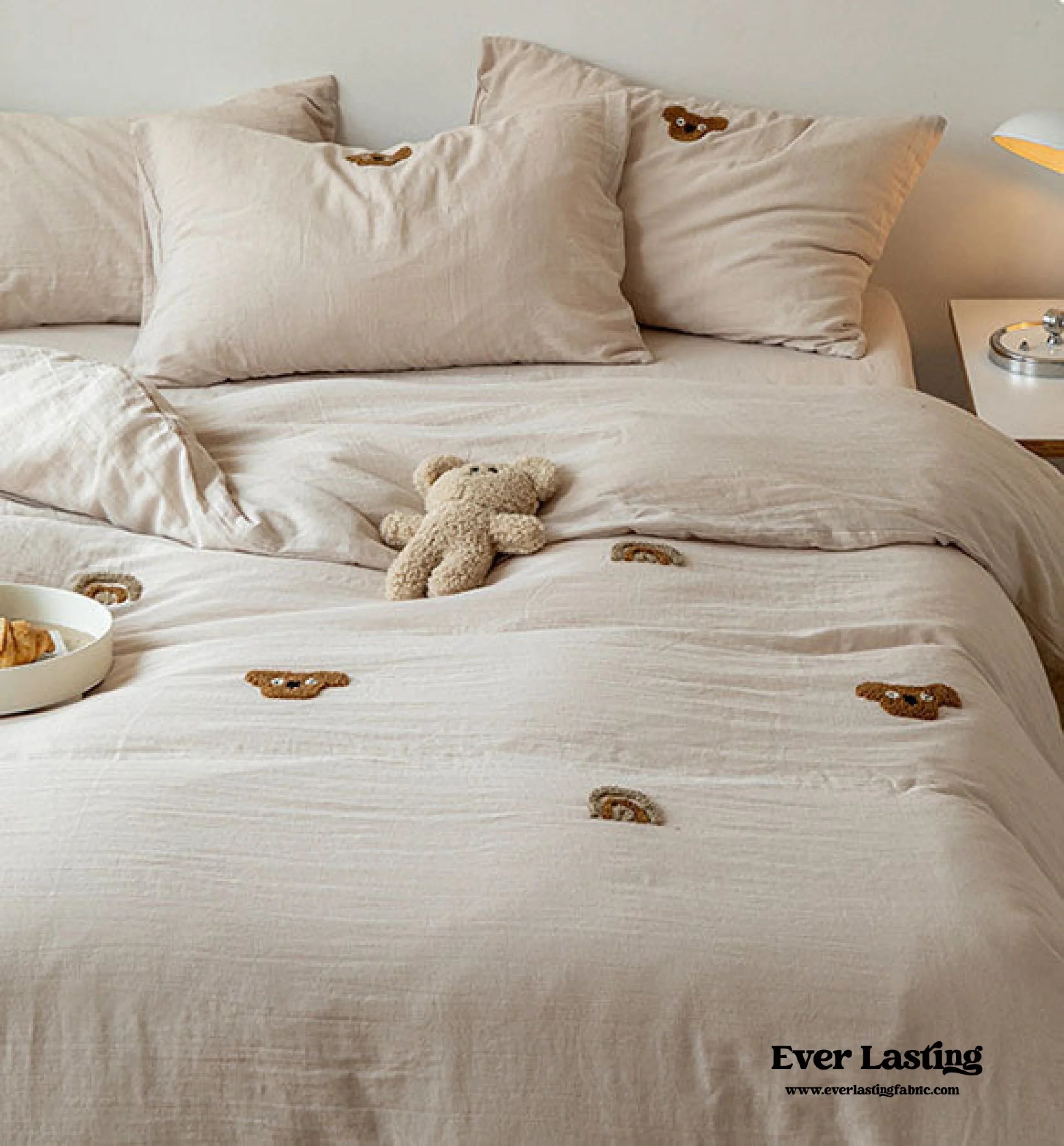 Double Layered Embroidered White Bedding Set / Broccoli Ever Lasting