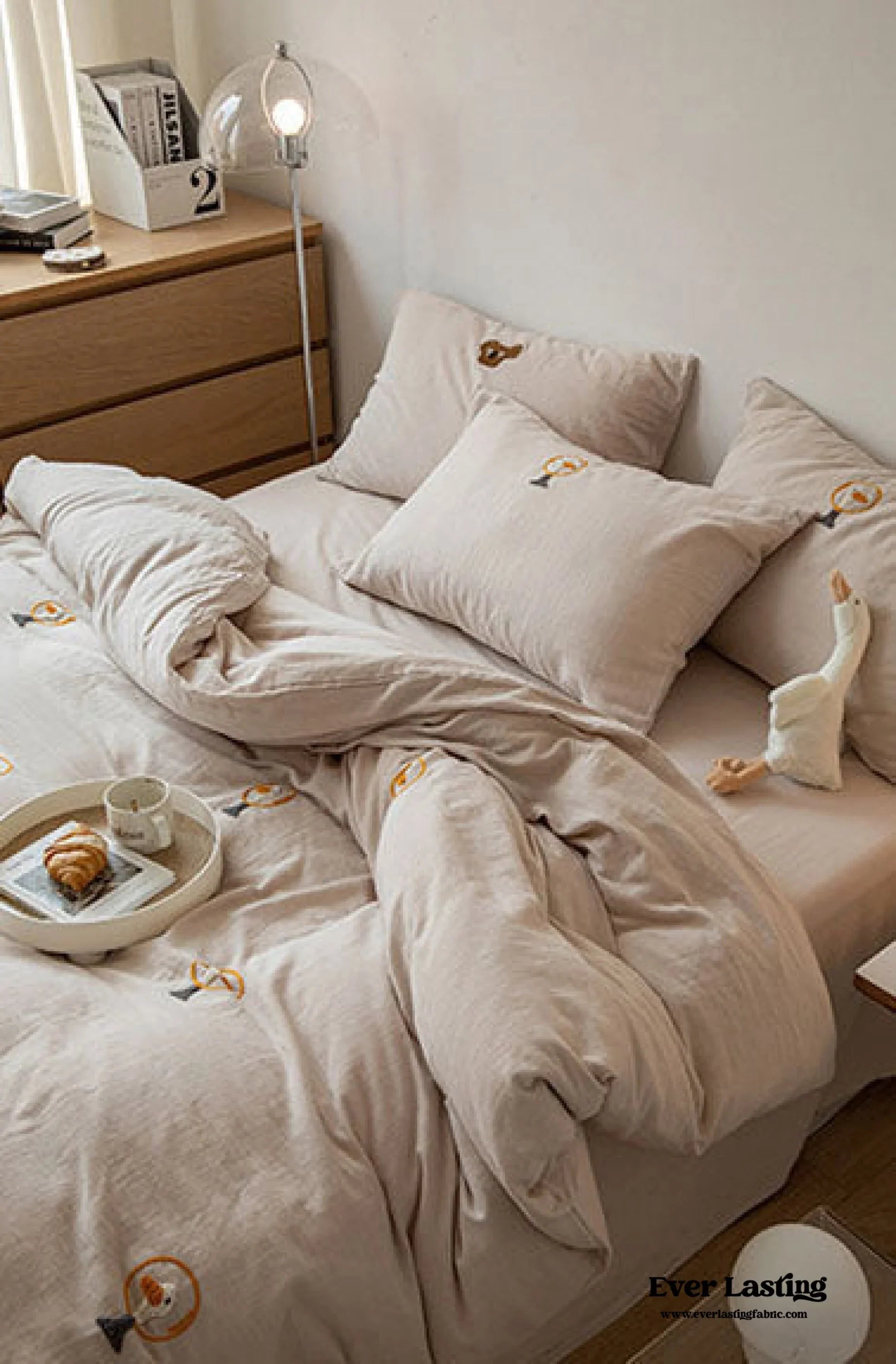 Double Layered Embroidered White Bedding Set / Broccoli Ever Lasting