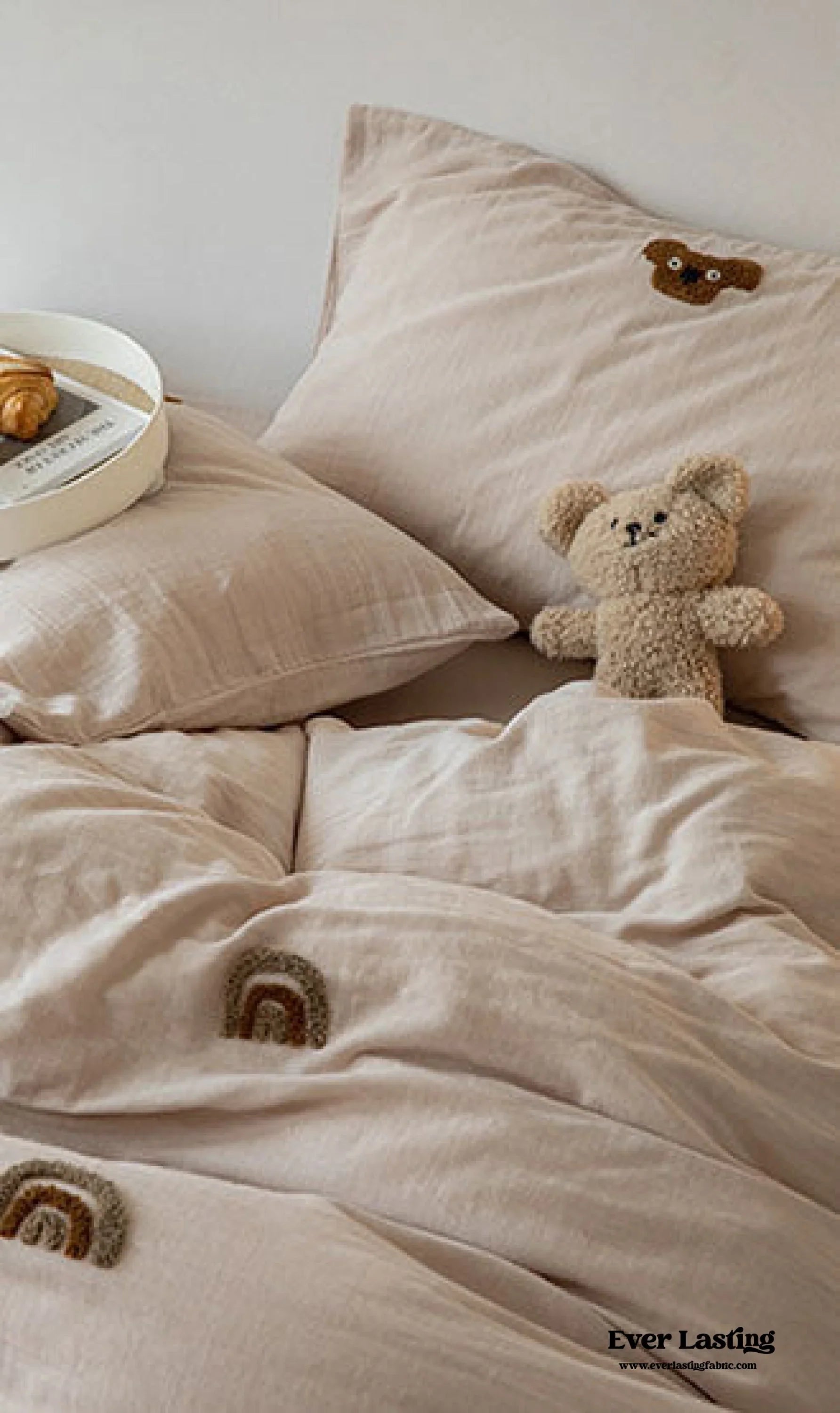 Double Layered Embroidered White Bedding Set / Broccoli Ever Lasting