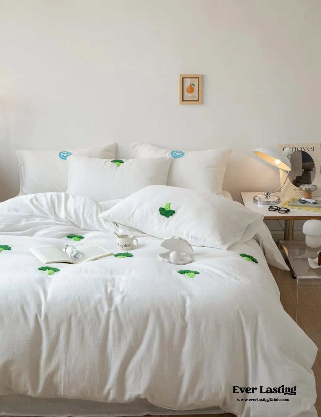 Double Layered Embroidered White Bedding Set / Happy Face Ever Lasting