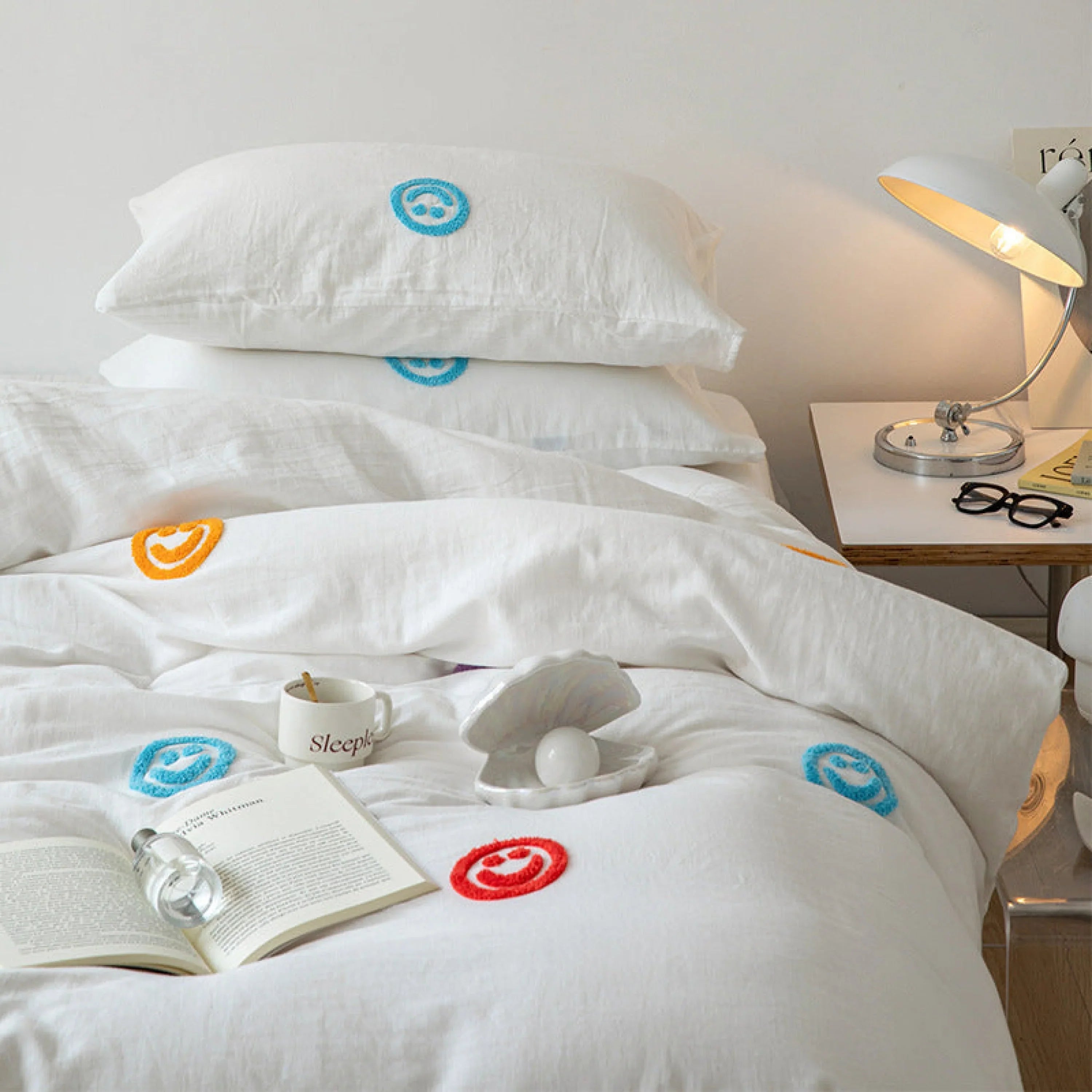 Double Layered Embroidered White Bedding Set / Happy Face Ever Lasting