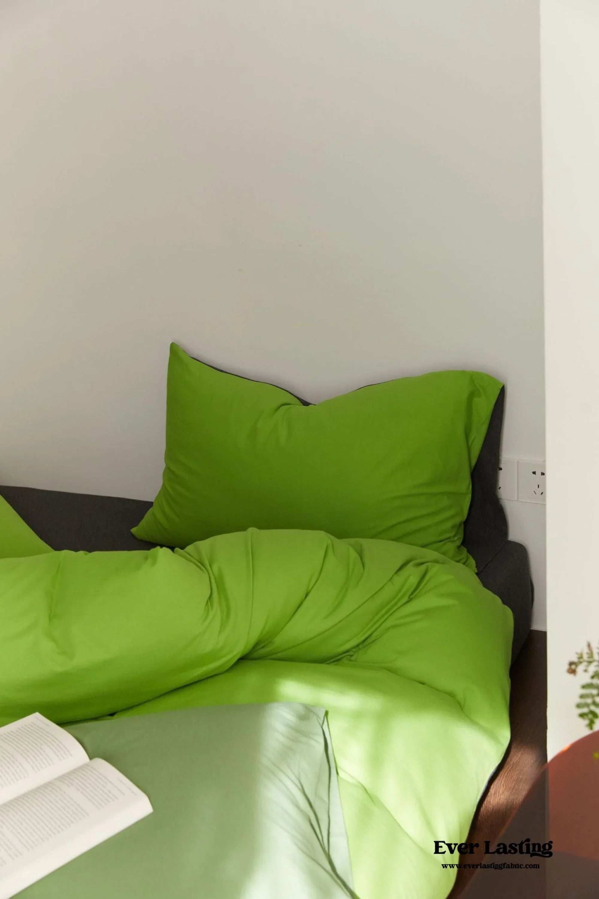 DUO Maximalist Jersey Knit Bedding Set / Green Apple + Gray Ever Lasting