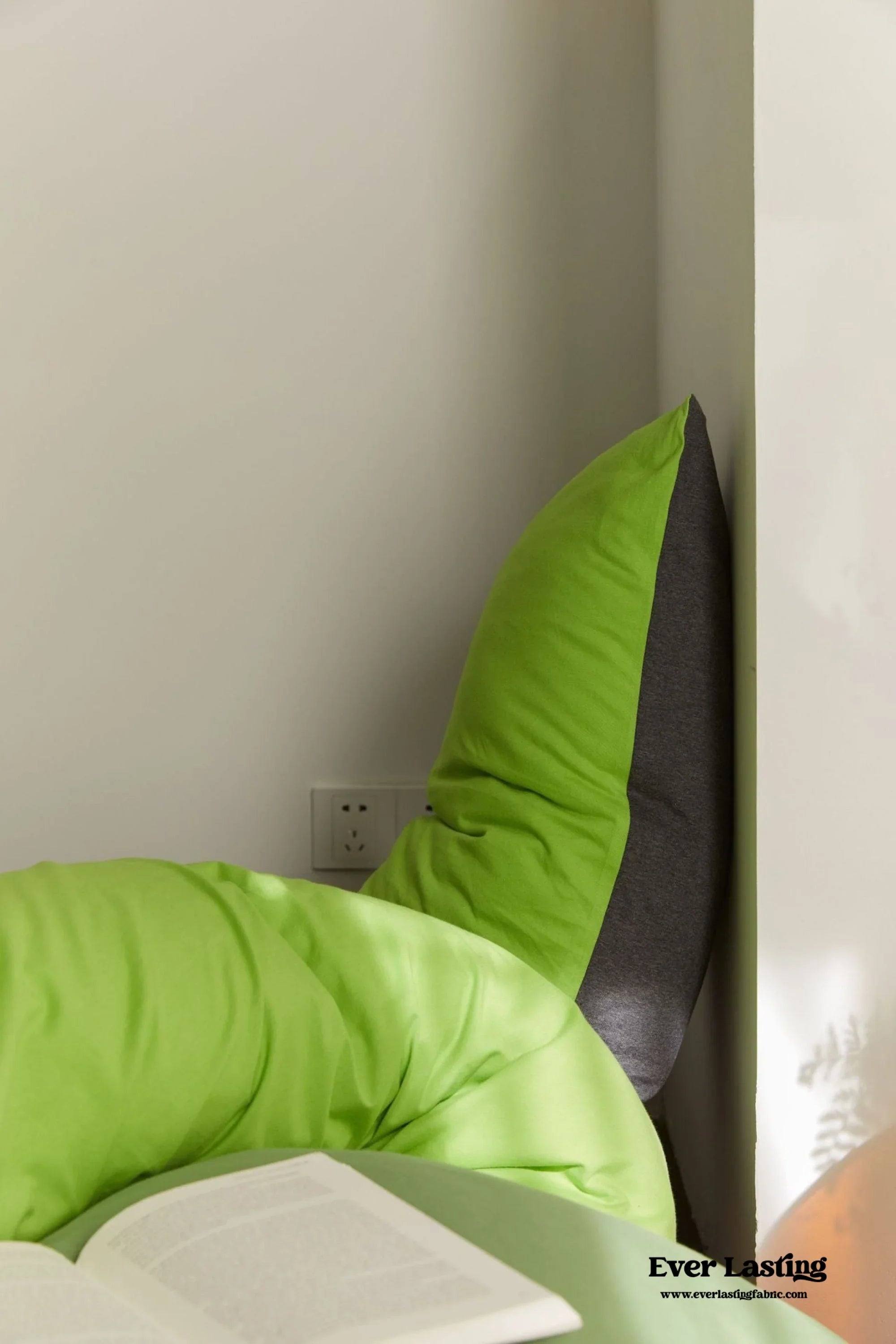 DUO Maximalist Jersey Knit Bedding Set / Green Apple + Gray Ever Lasting