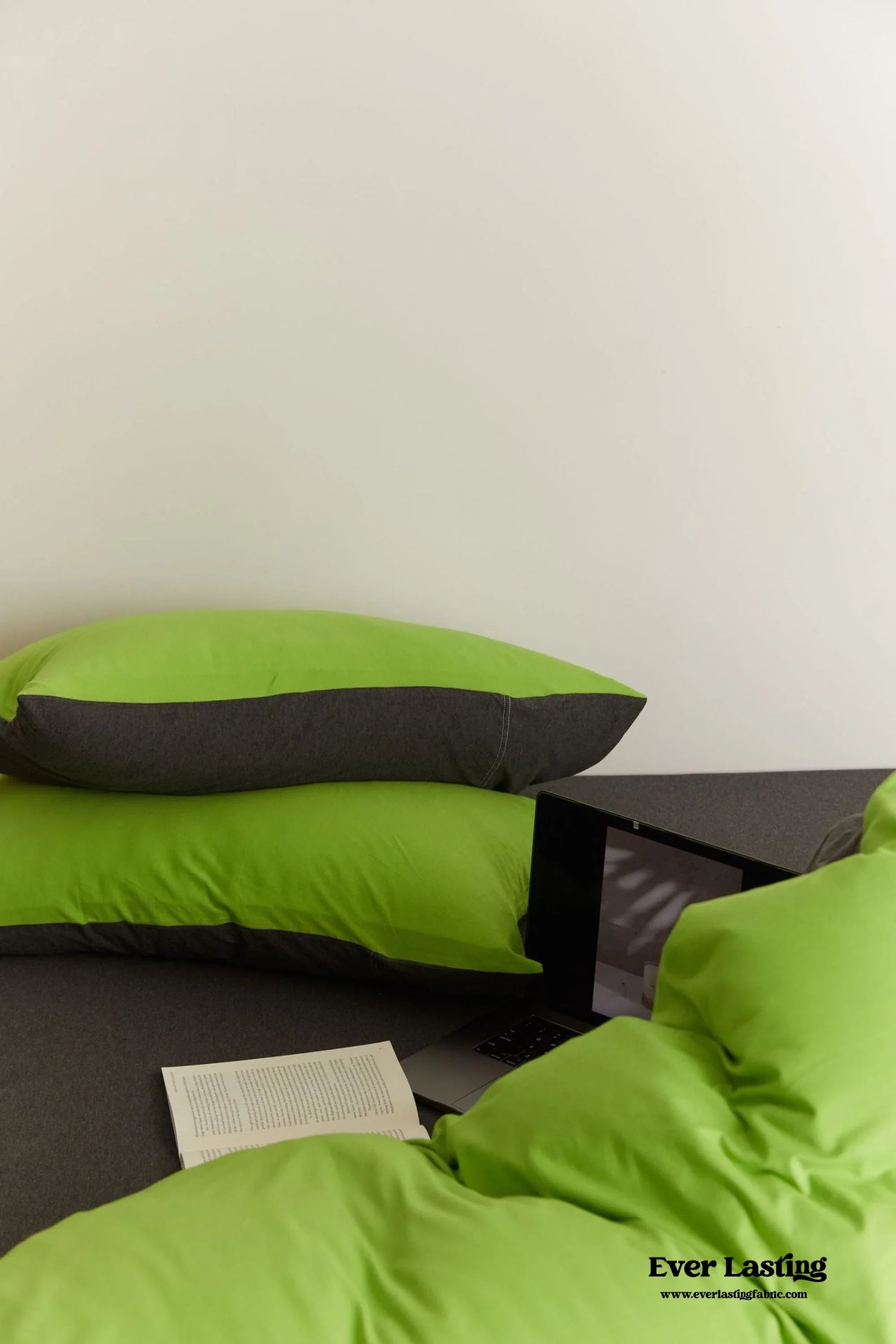 DUO Maximalist Jersey Knit Bedding Set / Green Apple + Gray Ever Lasting
