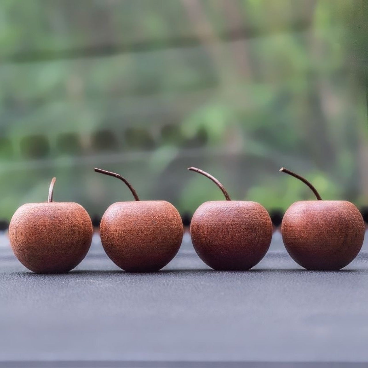 A Randomly Styled Natural Wood Aroma Diffuser with Elegant Wood Grain, Non-Flammable, Perfect Gift Choice - Enhances Air Quality, Apple-Shaped Fragrance Diffuser with Natural Wood Texture, Suitable for Home, Car, Office, Bath House Of Avana