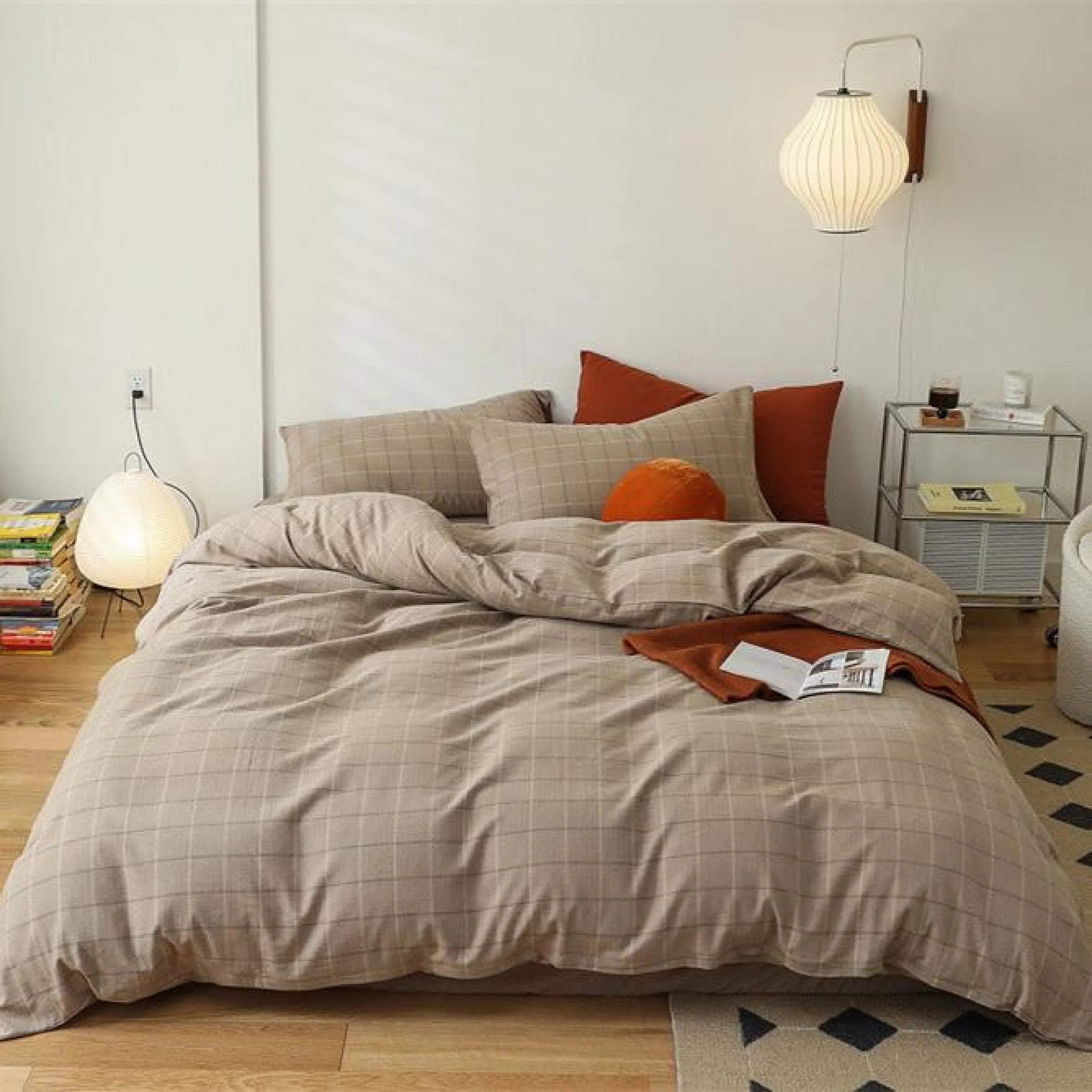 Eleanor Vintage Minimalist Plaid Bedding Set / Green Ever Lasting