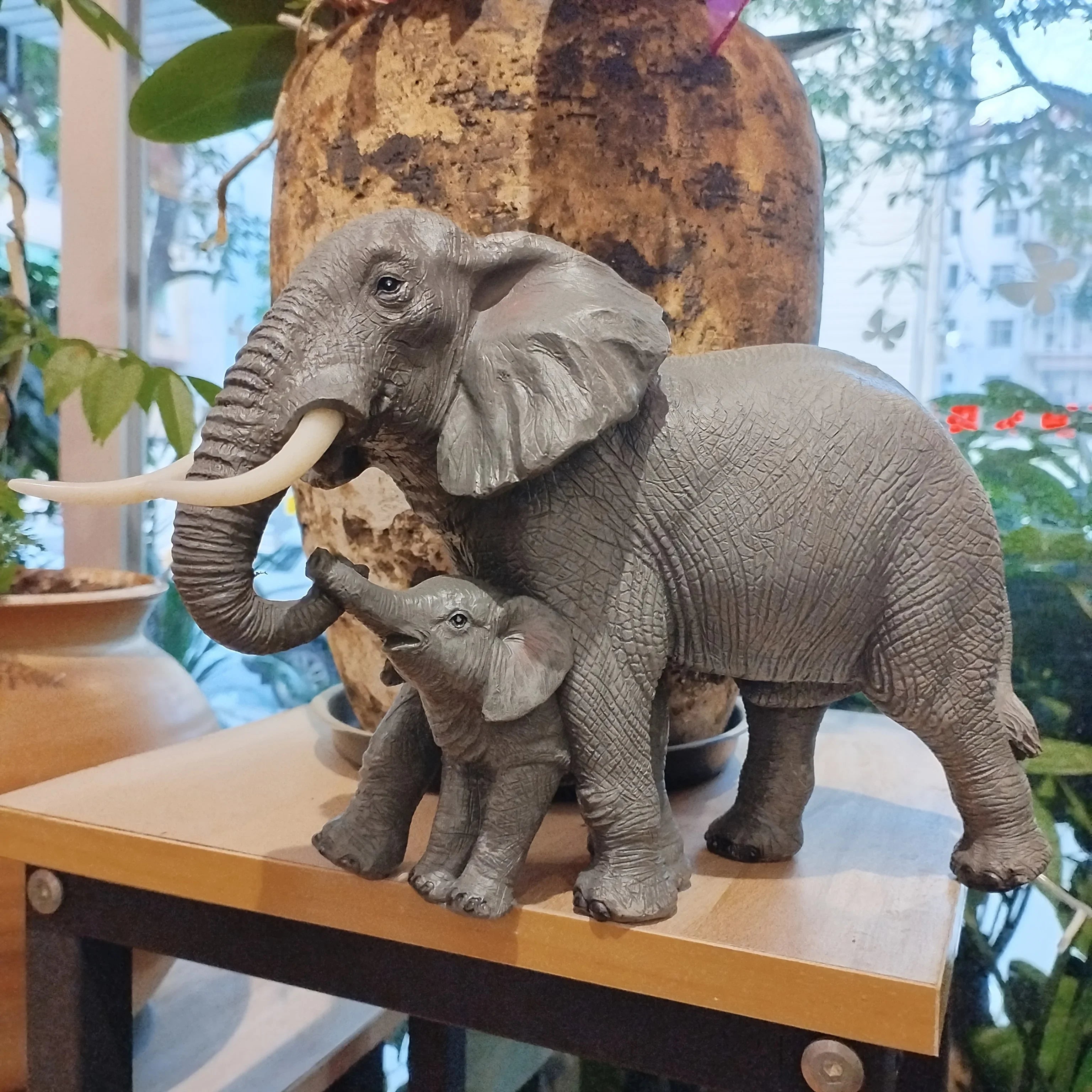 [Christmas Holiday Gift] Outdoor Sculpture Warm Elephant Mom Baby Elephant Garden Statue, Suitable for Courtyard Home Decoration, a Good Luck Christmas Elephant Gift for Women, Mothers, and Family, Holiday Gift, Courtyard Dec House Of Avana