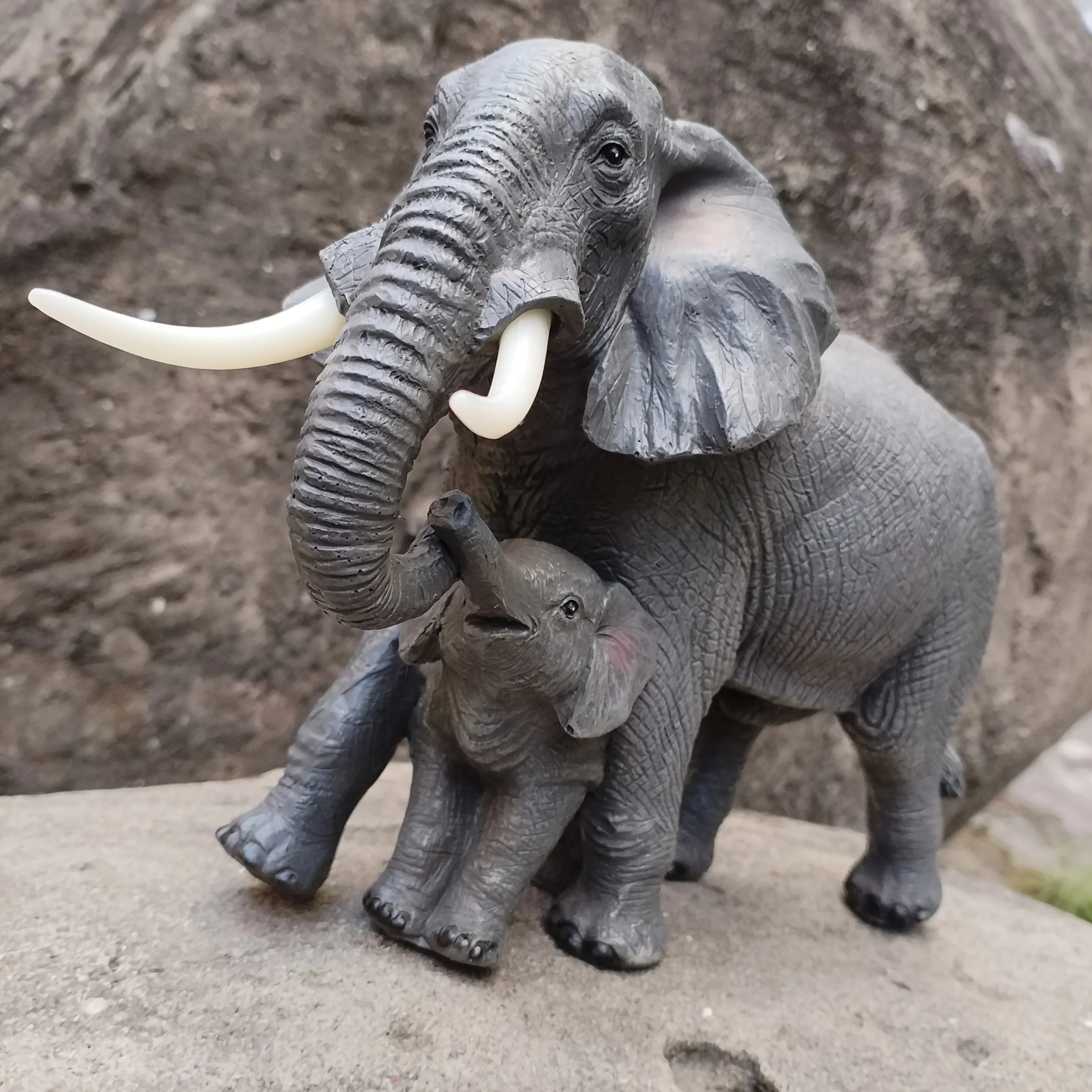 Elephant Mom & Baby Statue for Christmas Holiday Garden Gift - House Of Avana