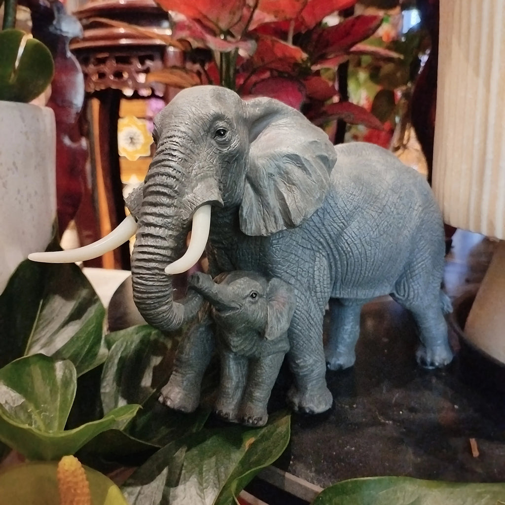 Elephant Mom & Baby Statue for Christmas Holiday Garden Gift - House Of Avana