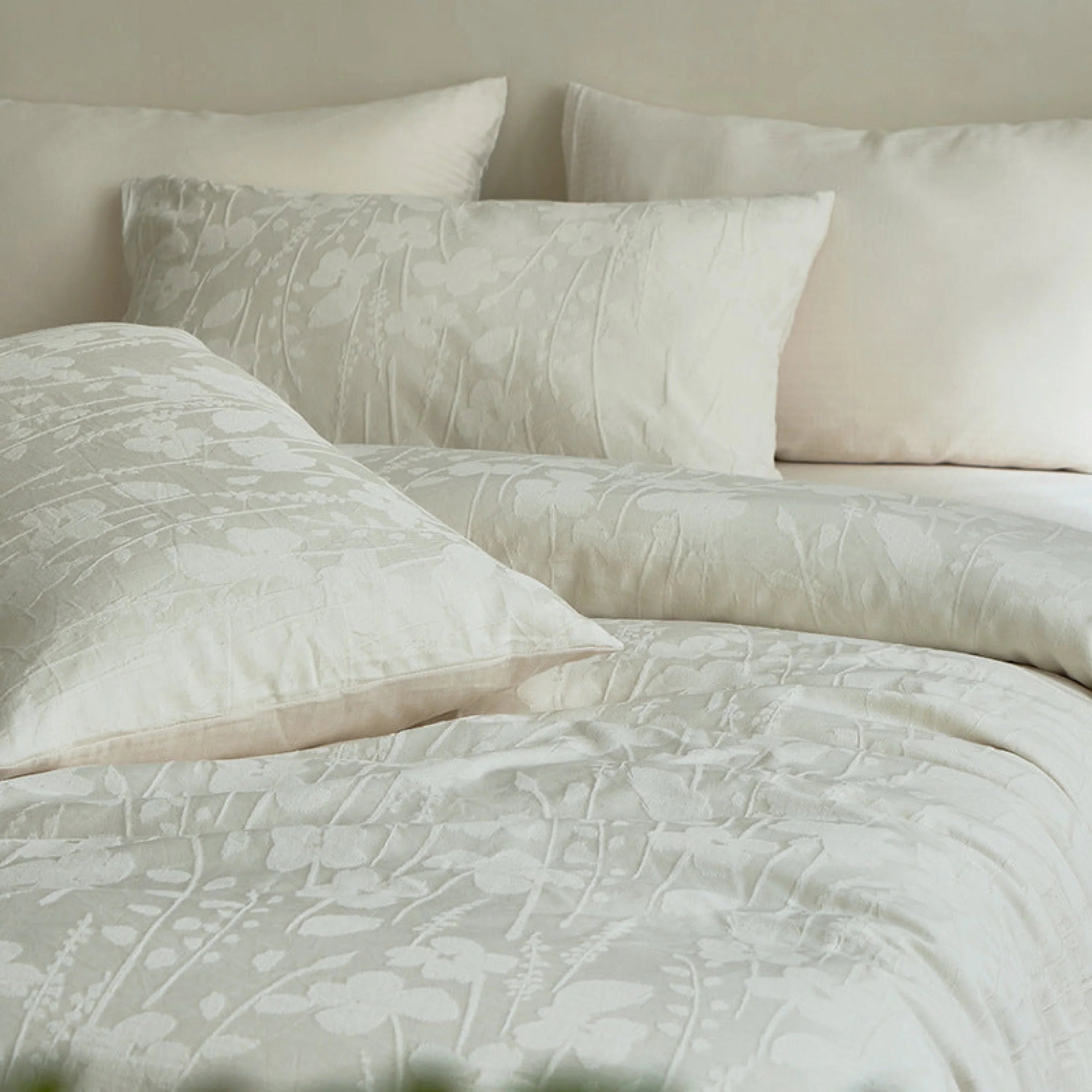 Elin Tencel Silky Jacquard Bedding Set / Garden Ever Lasting