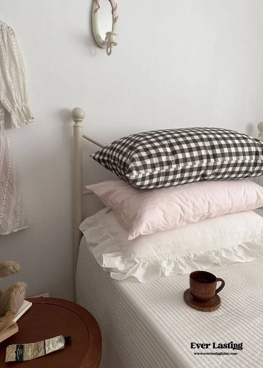Ella Pure Cotton Pillowcases / Brown Ever Lasting
