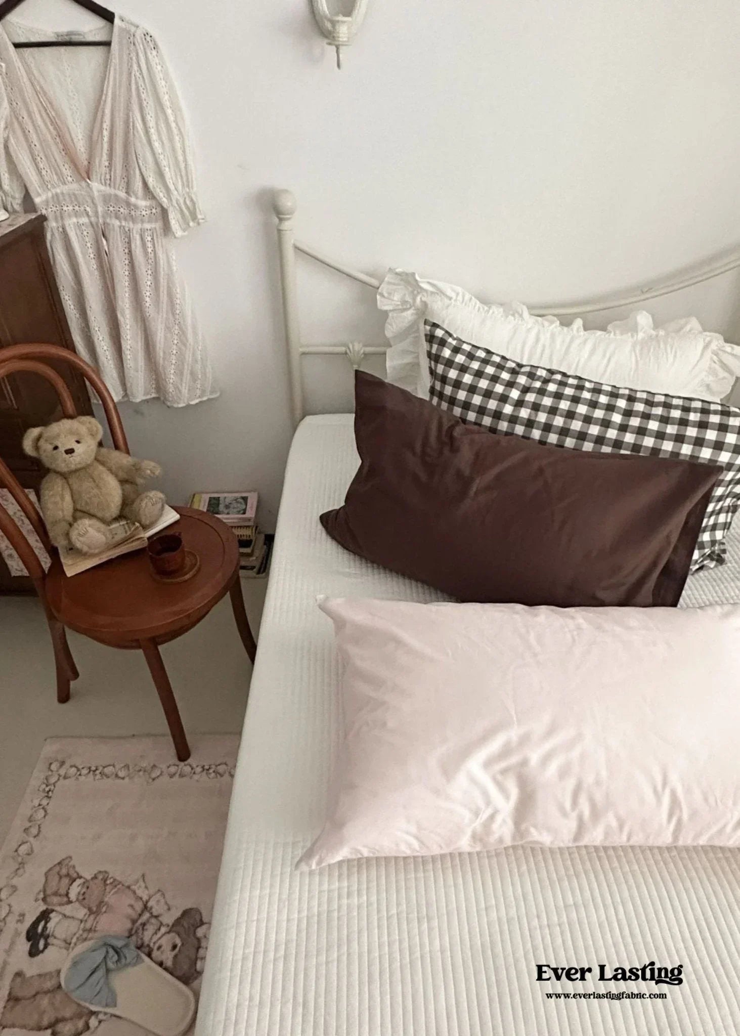 Ella Pure Cotton Pillowcases / Brown Ever Lasting