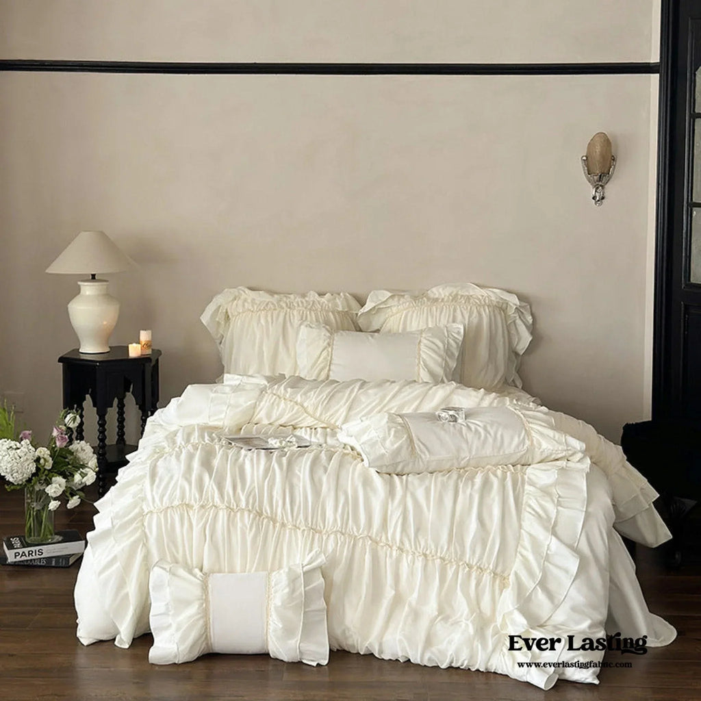 Élodie Silky Coquette Ruffled Bedding Set / White Ever Lasting