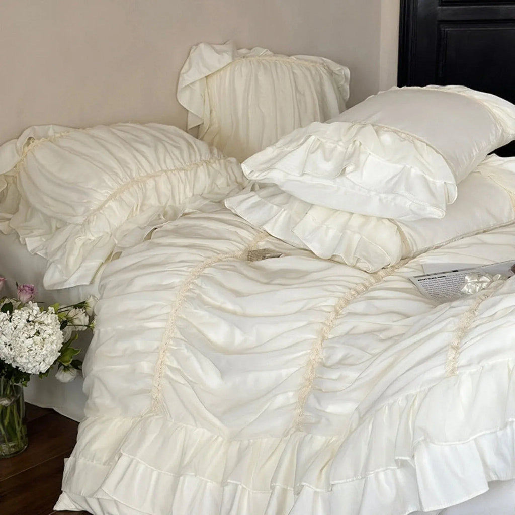 Élodie Silky Coquette Ruffled Bedding Set / White Ever Lasting