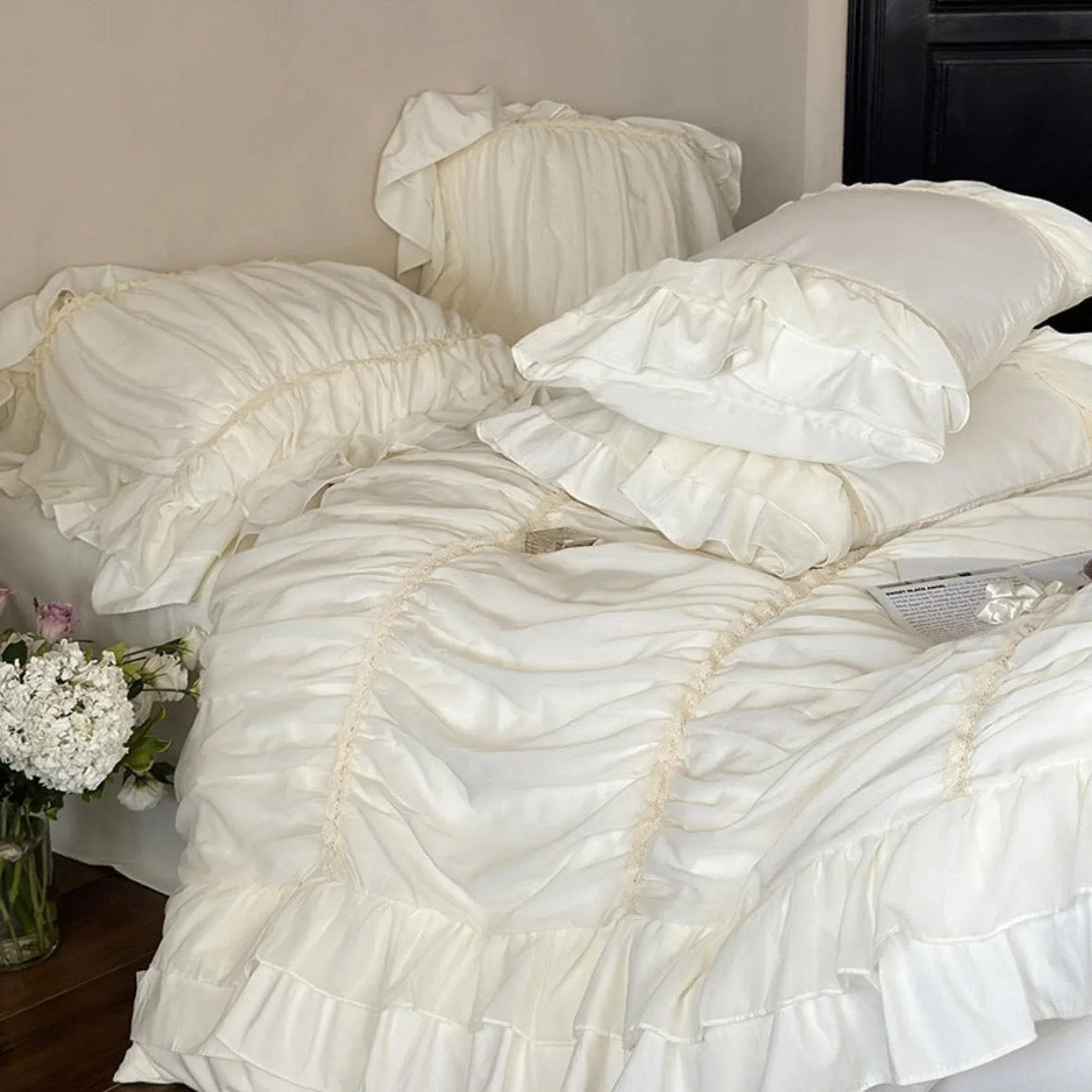 Élodie Silky Coquette Ruffled Bedding Set / White Ever Lasting