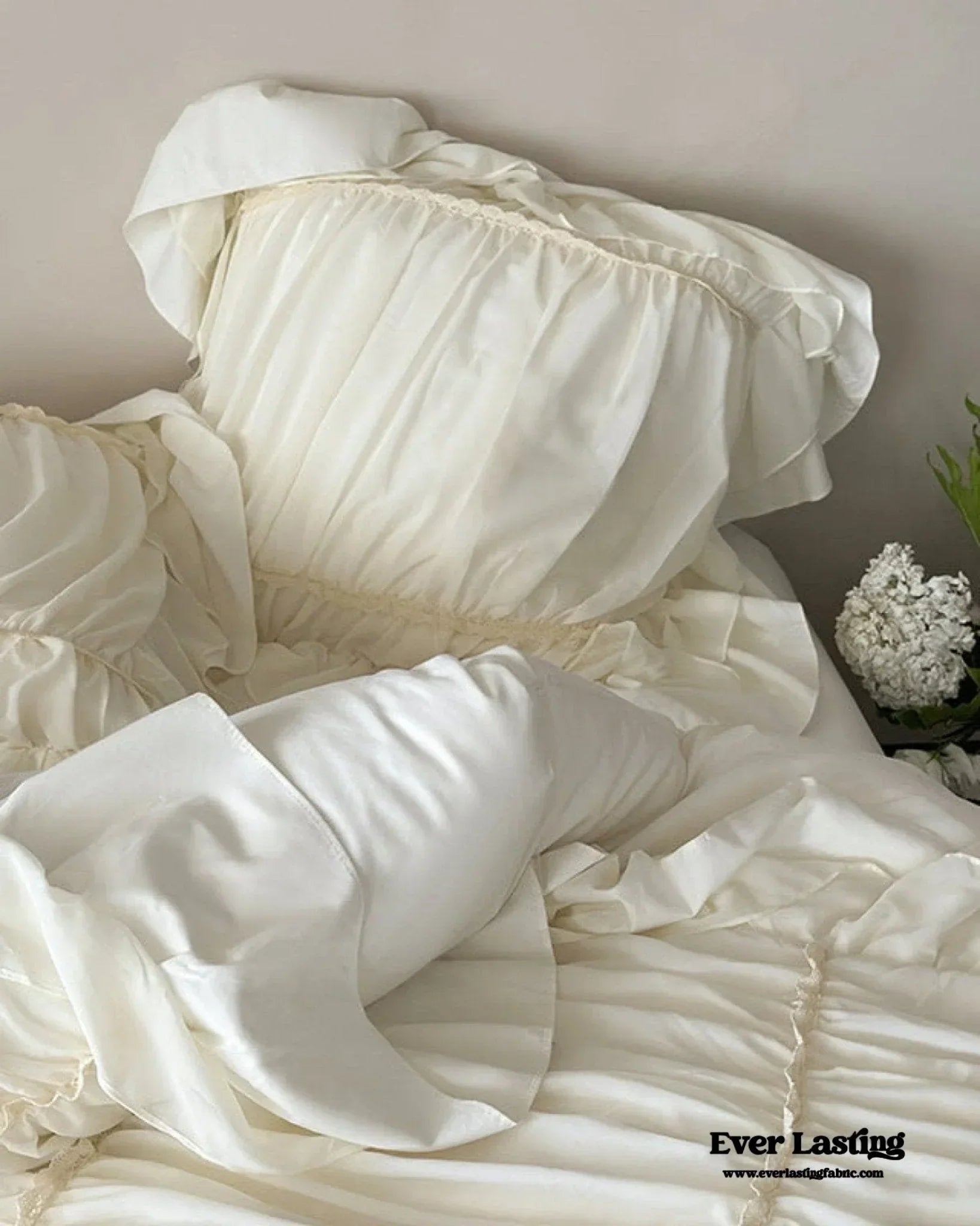 Élodie Silky Coquette Ruffled Bedding Set / White Ever Lasting