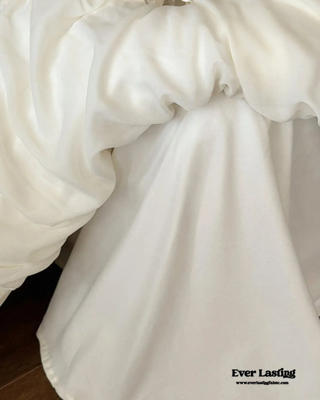 Élodie Silky Coquette Ruffled Bedding Set / White Ever Lasting