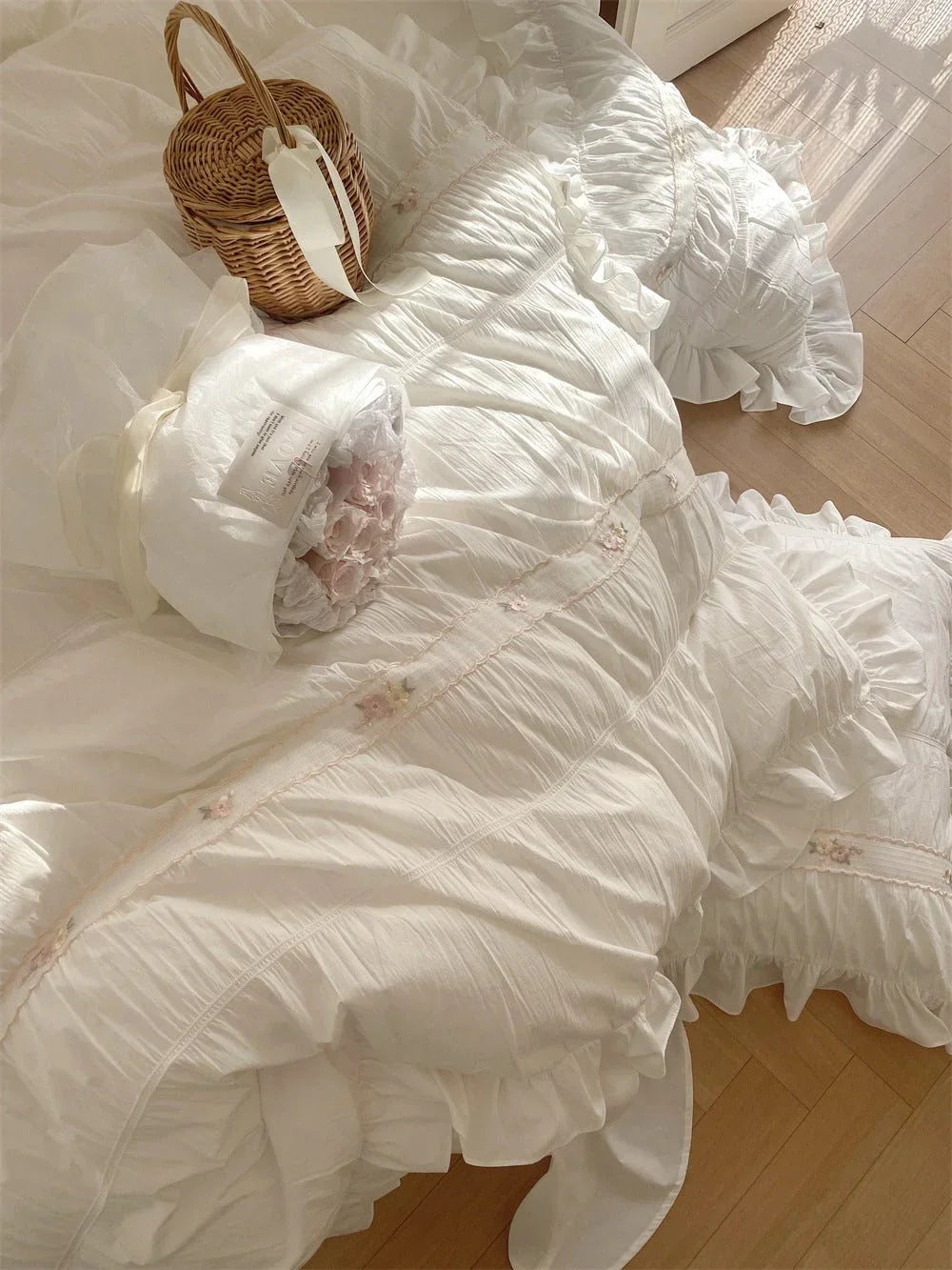 Embroidered Lace Ruffle Bedding Set / Pink Ever Lasting