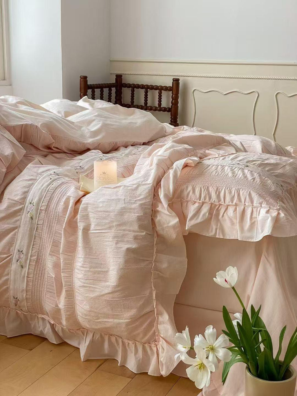 Embroidered Lace Ruffle Bedding Set / Pink Ever Lasting