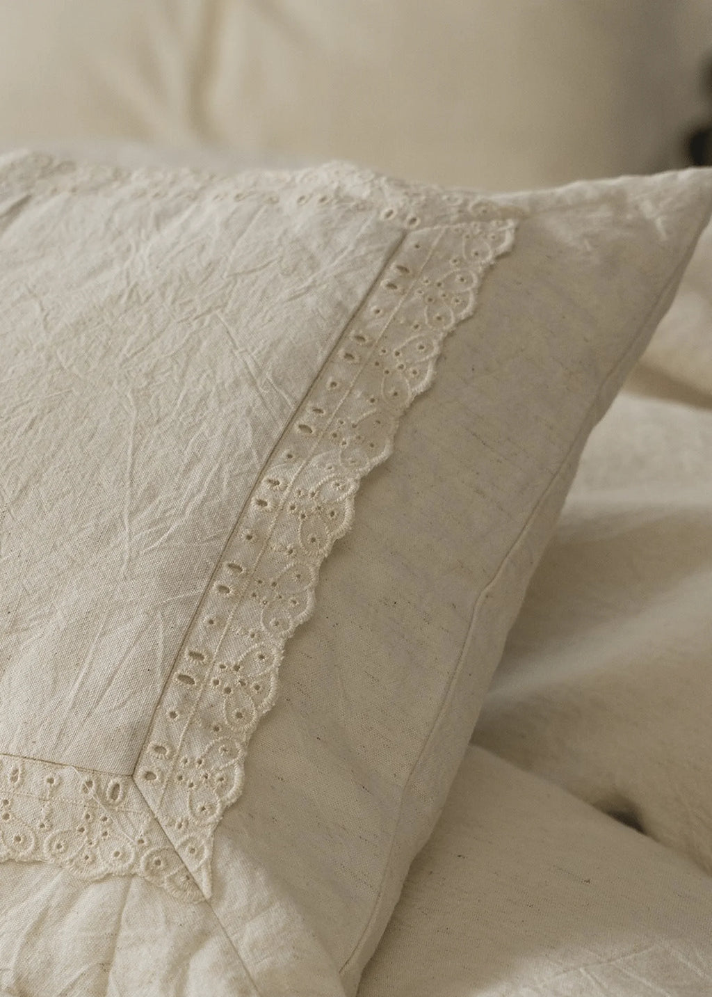 Esme French Linen Cotton Embroidered Floral Bedding Set / White Ever Lasting