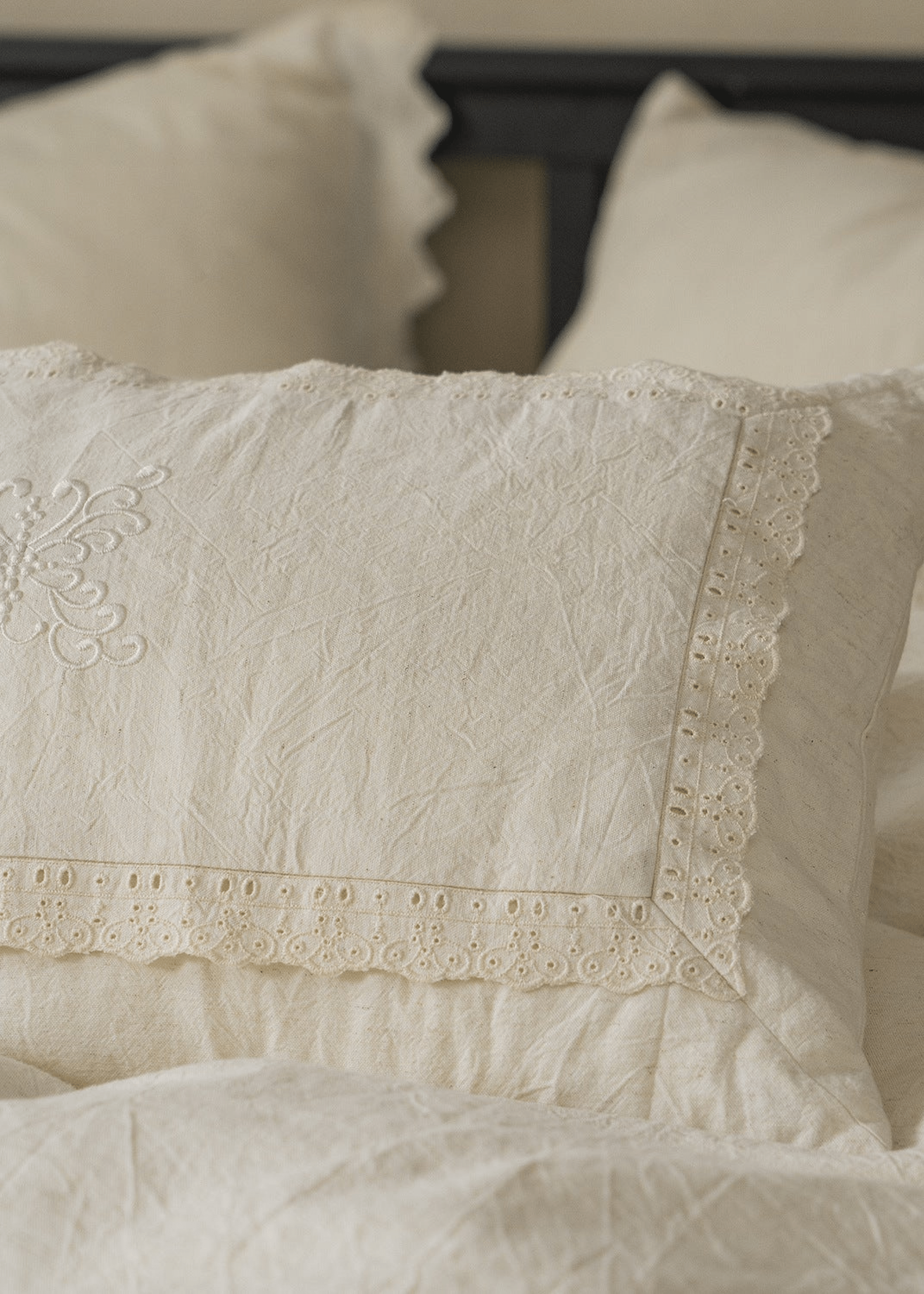 Esme French Linen Cotton Embroidered Floral Bedding Set / White Ever Lasting