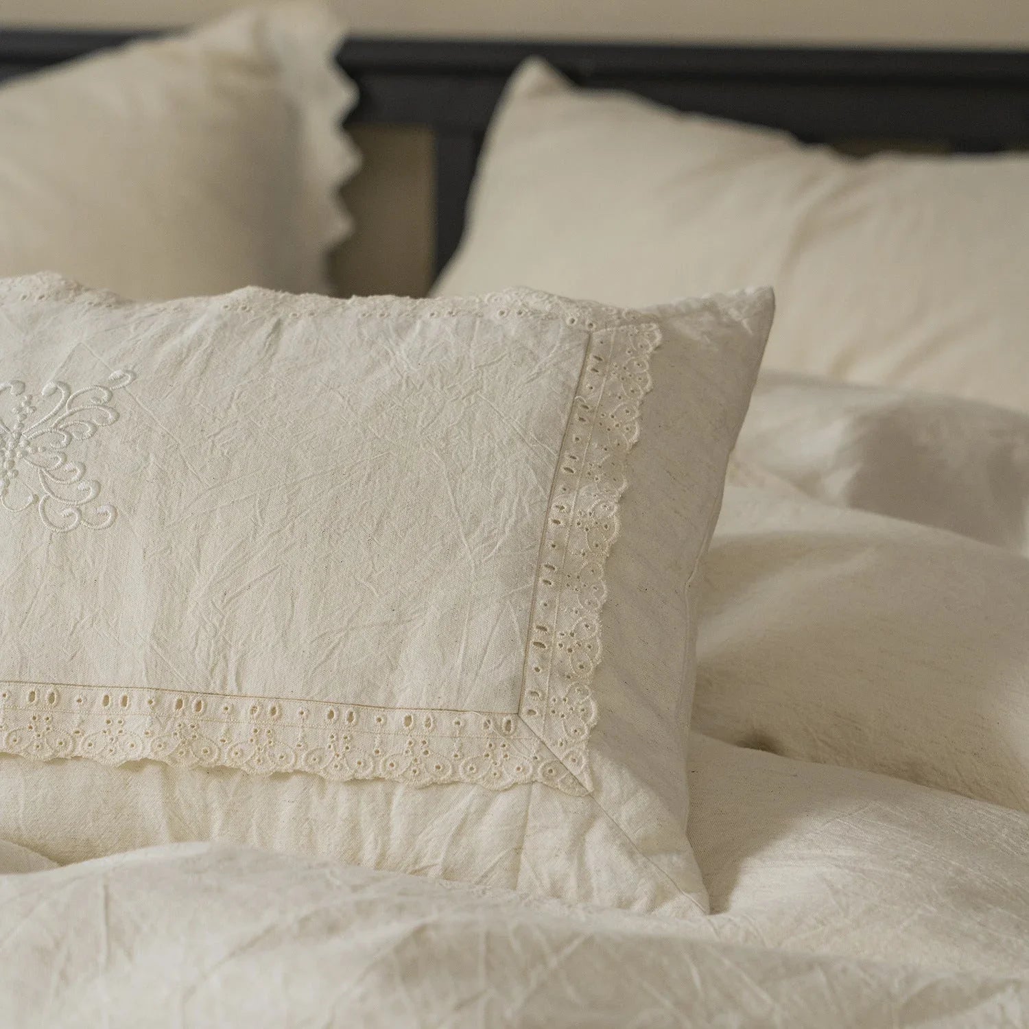 Esme French Linen Cotton Embroidered Floral Bedding Set / White Ever Lasting
