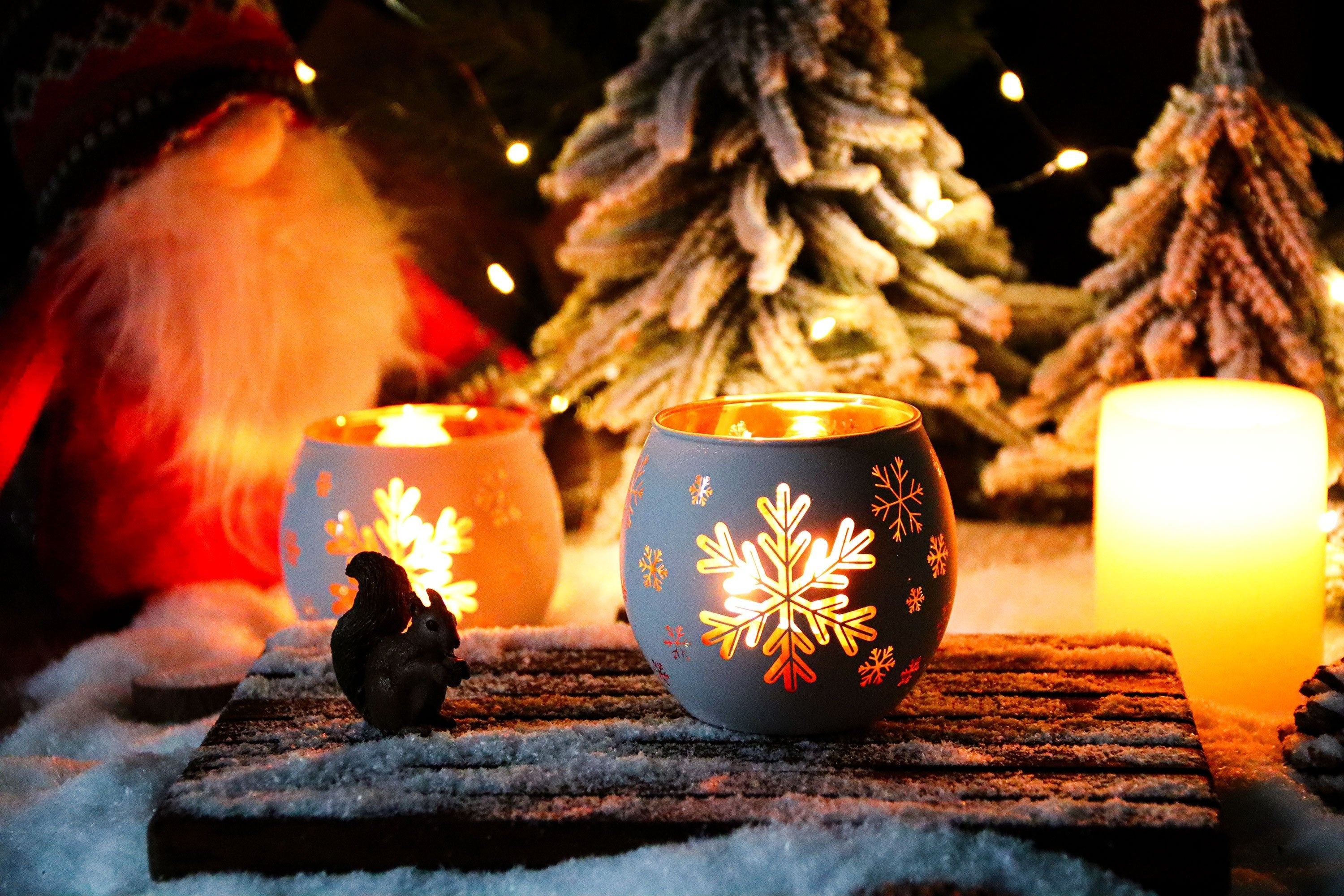 Set of 2 Contemporary Glass Candle Holders with Snowflake Design - Lacquered Tabletop Candleholder for Christmas, Easter, Hanukkah, Thanksgiving, New Year Decorations House Of Avana