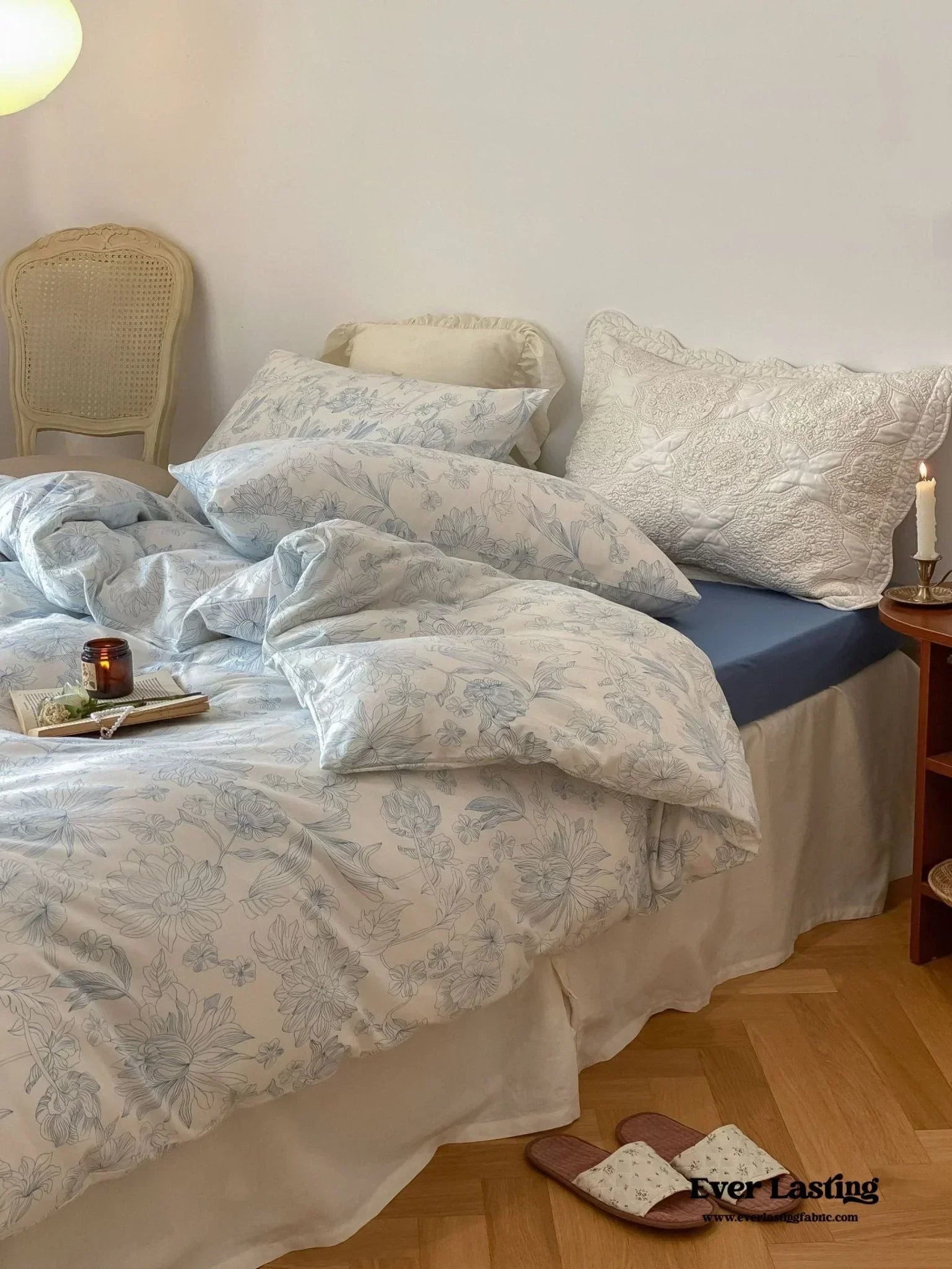 Fleur Elegant Floral Knit Cotton Bedding Set / Blue Ever Lasting