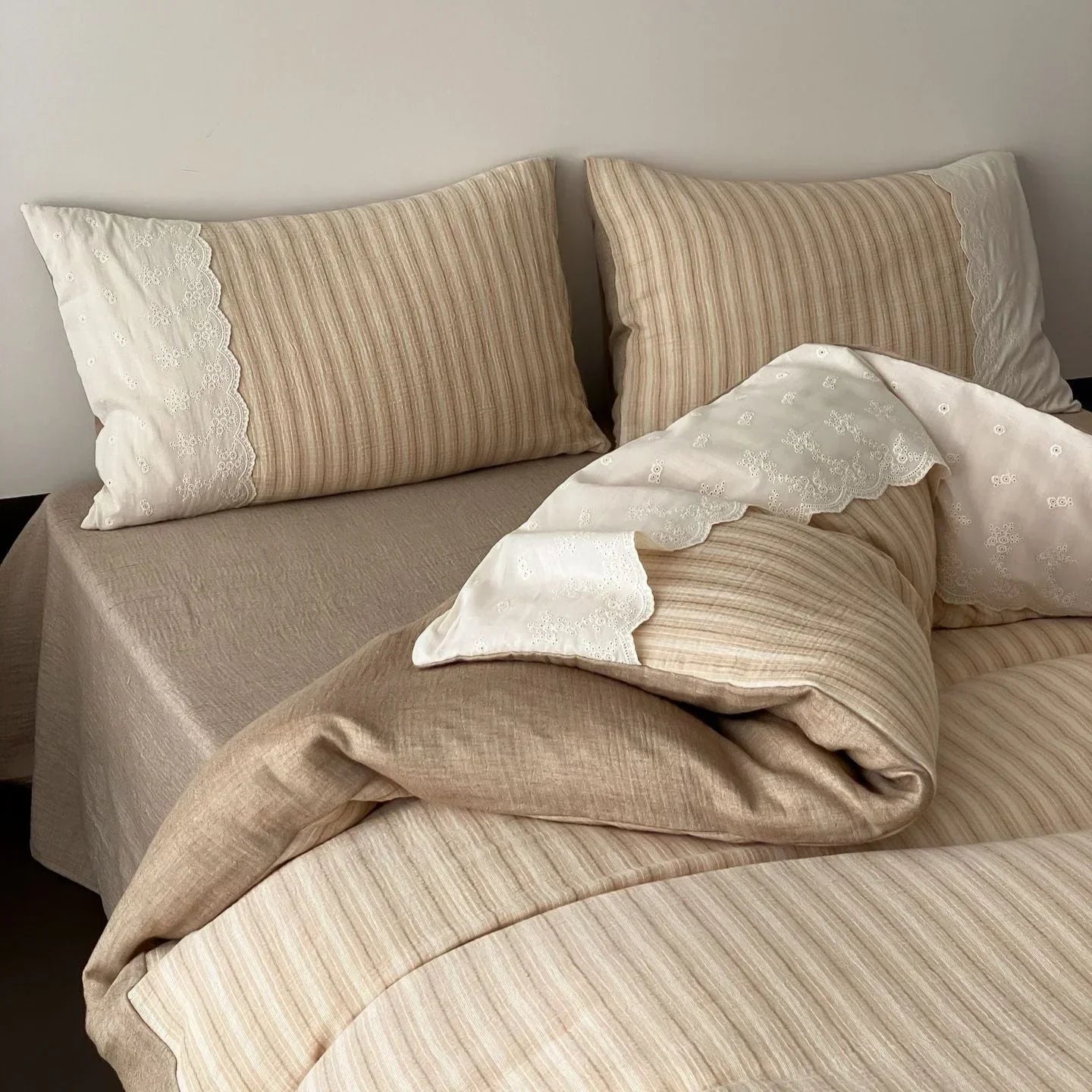 Florence Lace Double Gauze Striped Bedding Set / Beige Brown Ever Lasting