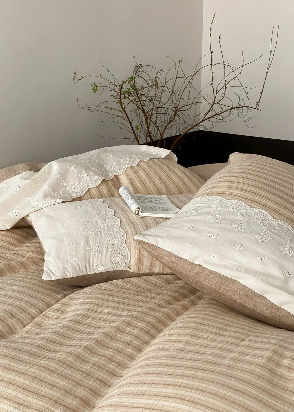 Florence Lace Double Gauze Striped Bedding Set / Beige Brown Ever Lasting