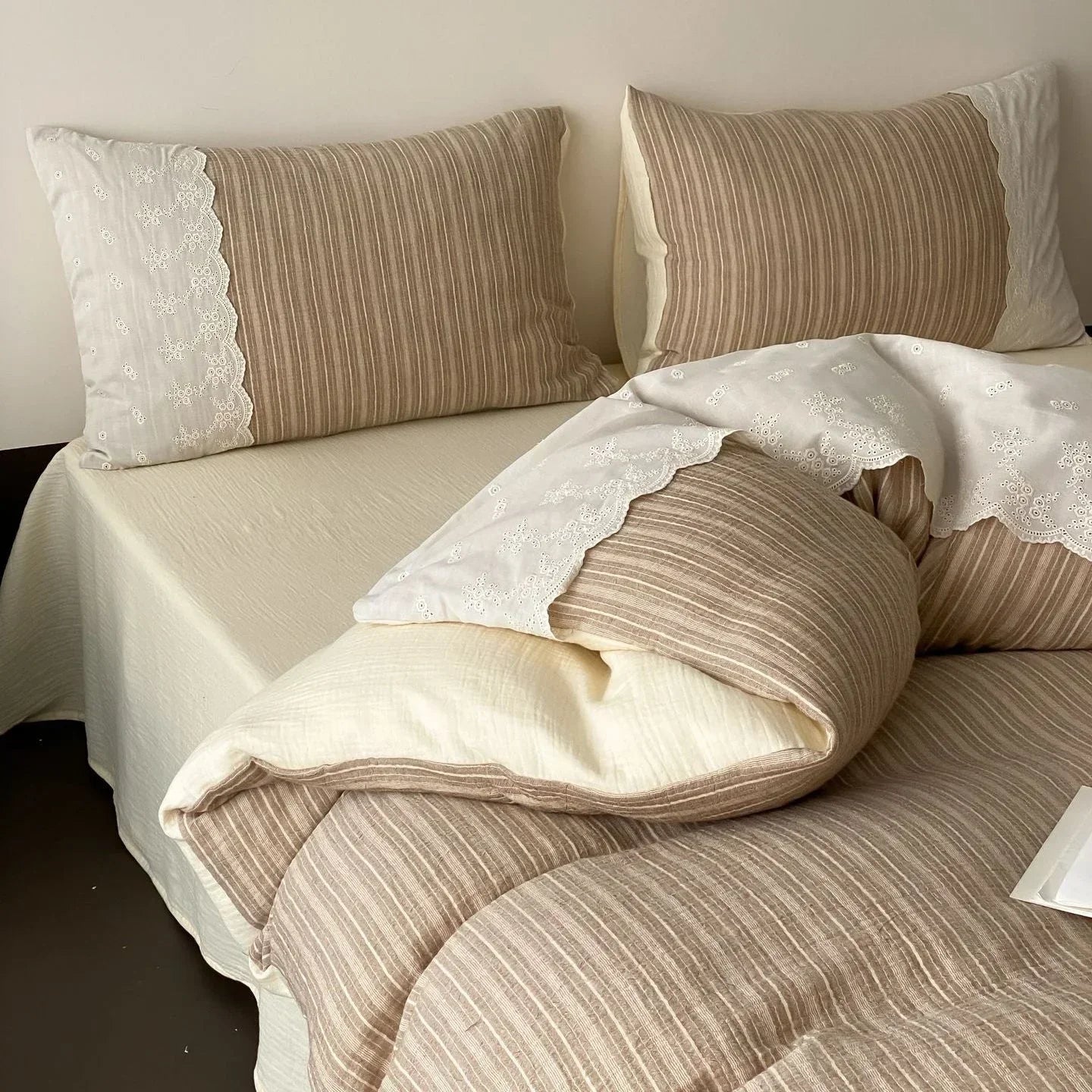 Florence Lace Double Gauze Striped Bedding Set / Beige Brown Ever Lasting