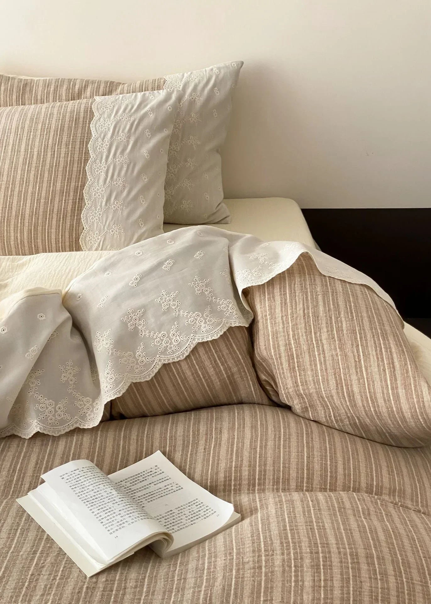 Florence Lace Double Gauze Striped Bedding Set / Beige Brown Ever Lasting