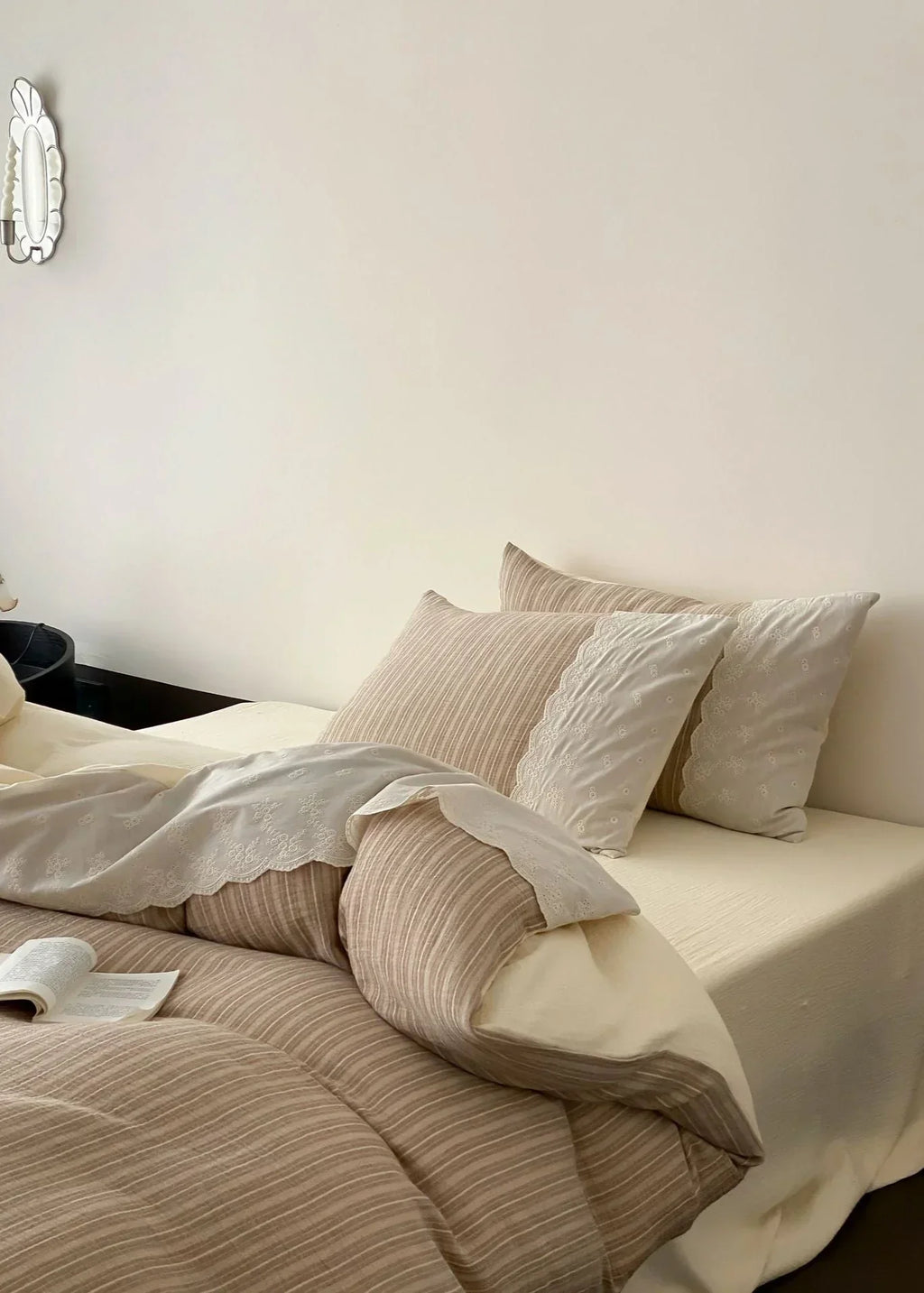 Florence Lace Double Gauze Striped Bedding Set / Beige Brown Ever Lasting