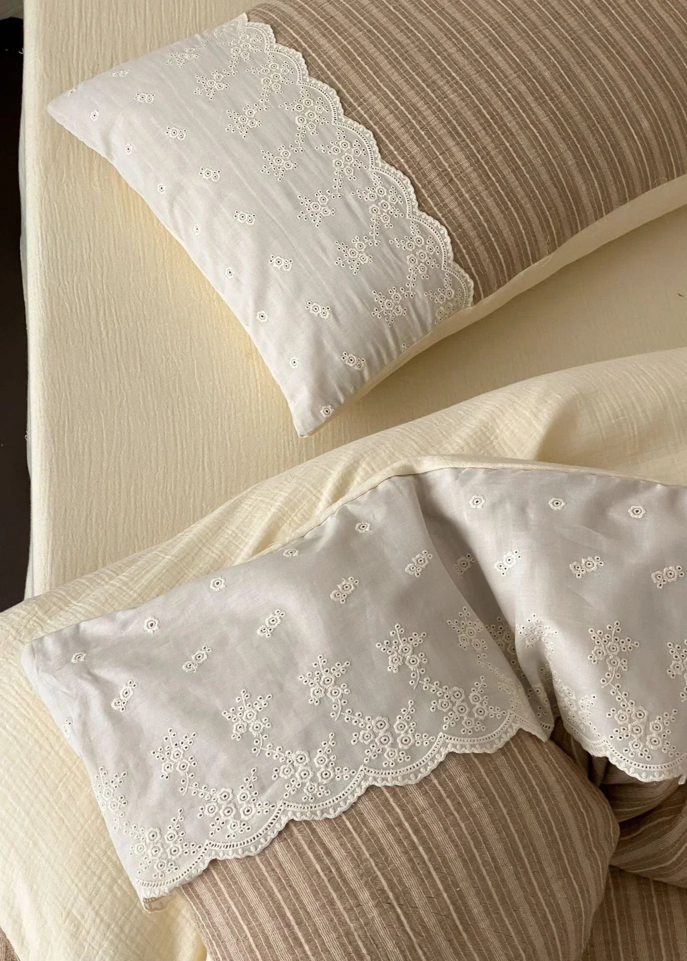 Florence Lace Double Gauze Striped Bedding Set / Beige Brown Ever Lasting