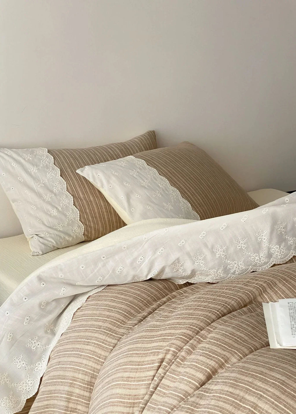 Florence Lace Double Gauze Striped Bedding Set / Beige Brown Ever Lasting
