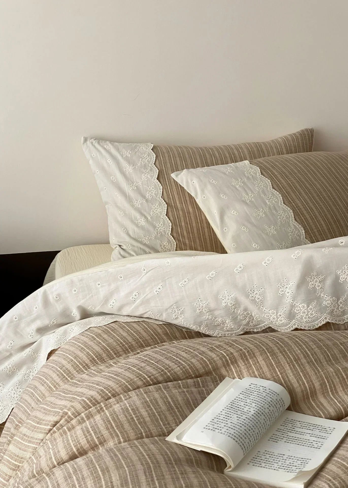 Florence Lace Double Gauze Striped Bedding Set / Beige Brown Ever Lasting