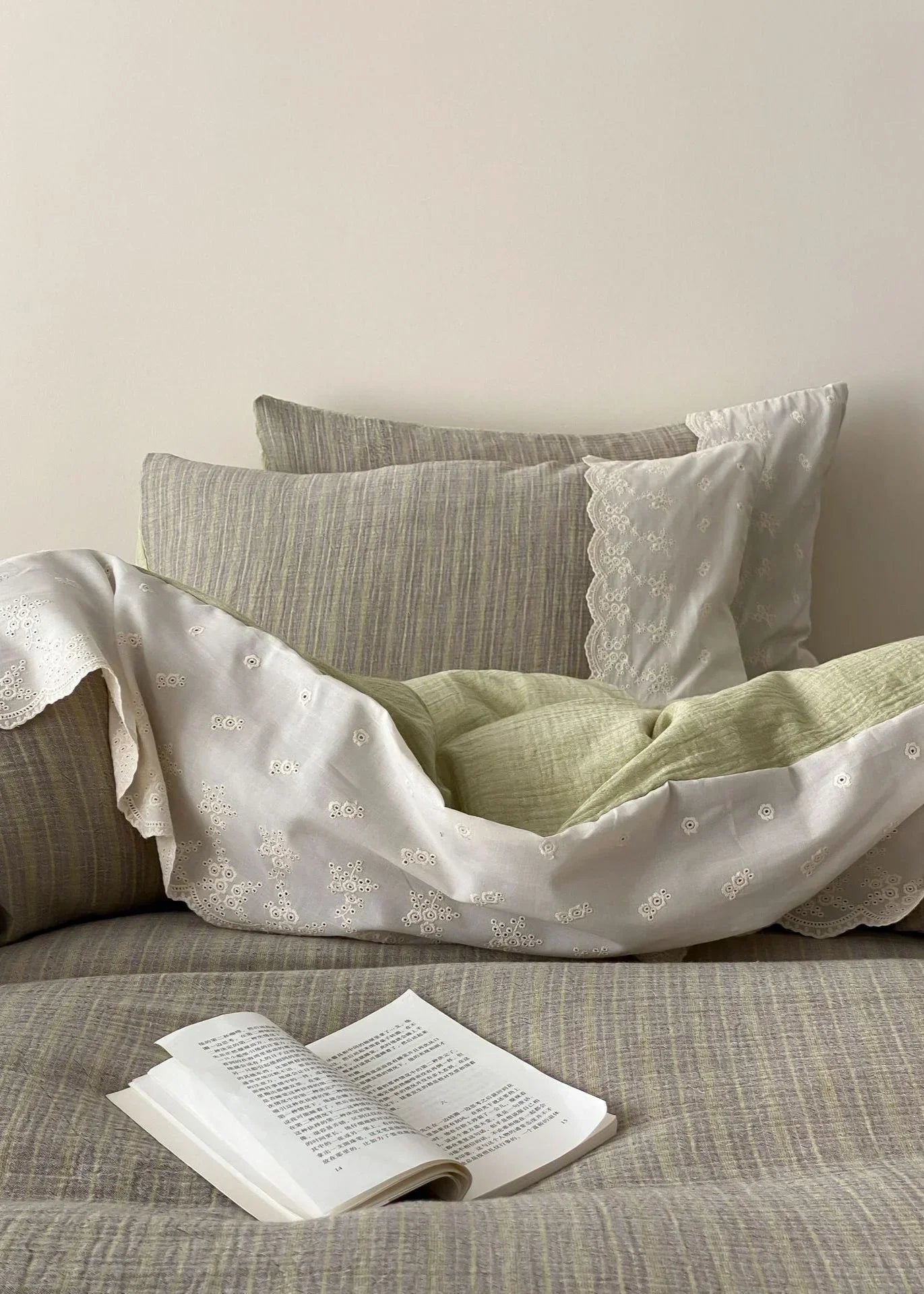 Florence Lace Double Gauze Striped Bedding Set / Beige Brown Ever Lasting