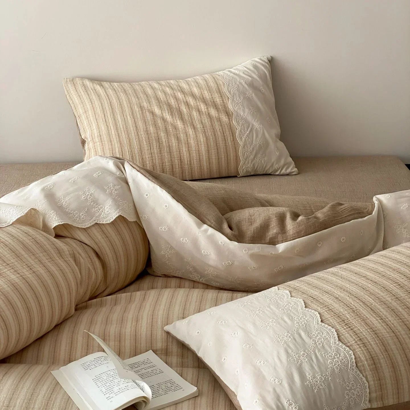 Florence Lace Double Gauze Striped Bedding Set / Beige Brown Ever Lasting