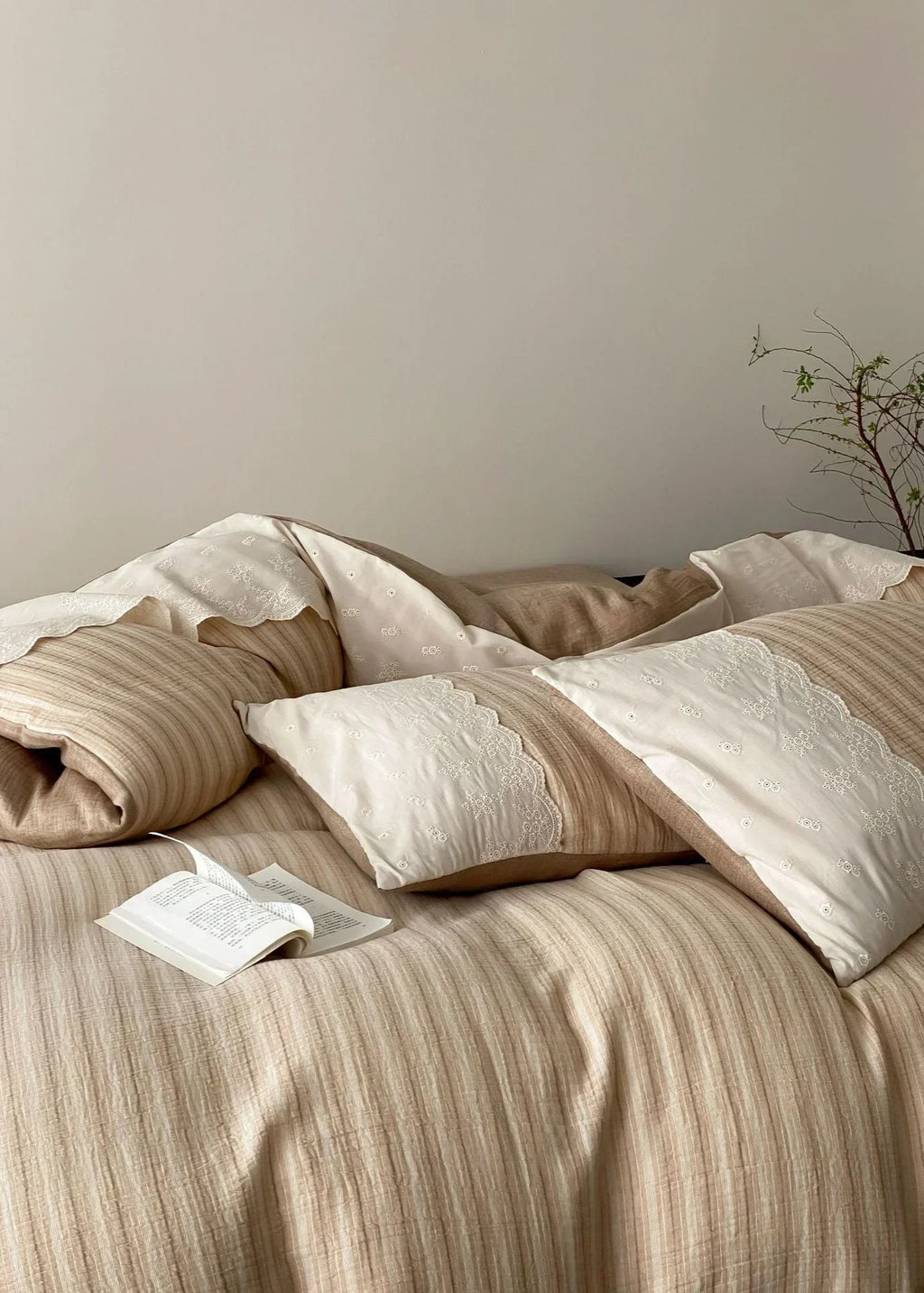 Florence Lace Double Gauze Striped Bedding Set / Beige Brown Ever Lasting