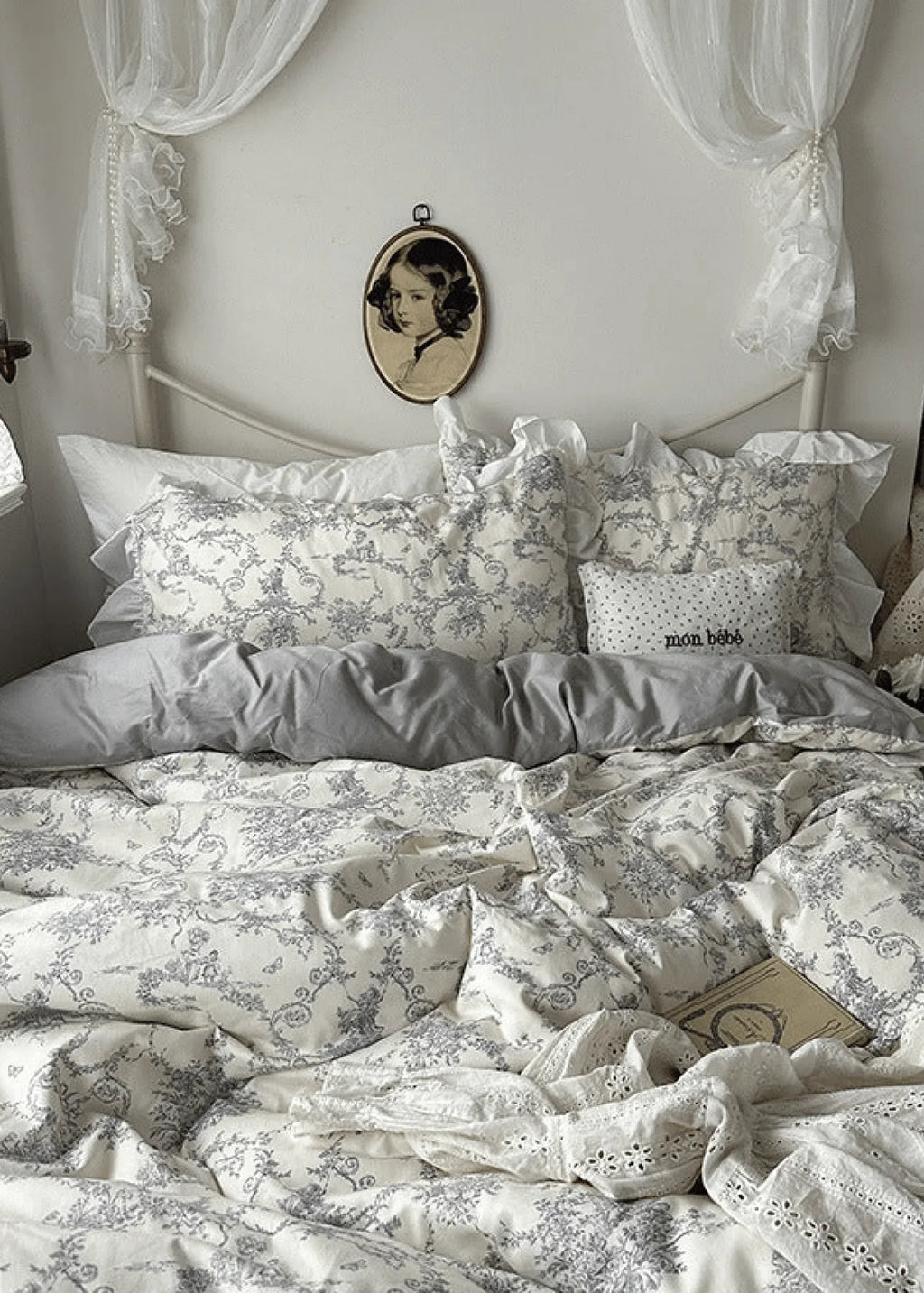 French Ruffle Floral Bedding Set / Gray Ever Lasting