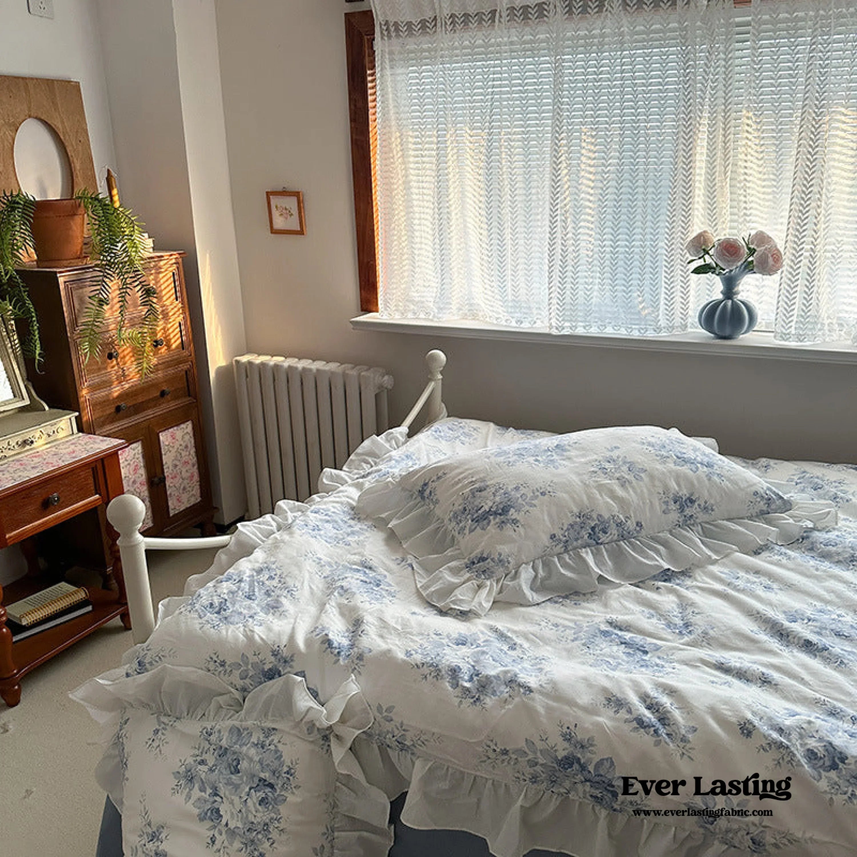 French Ruffle Floral Bedding Set / Gray Ever Lasting